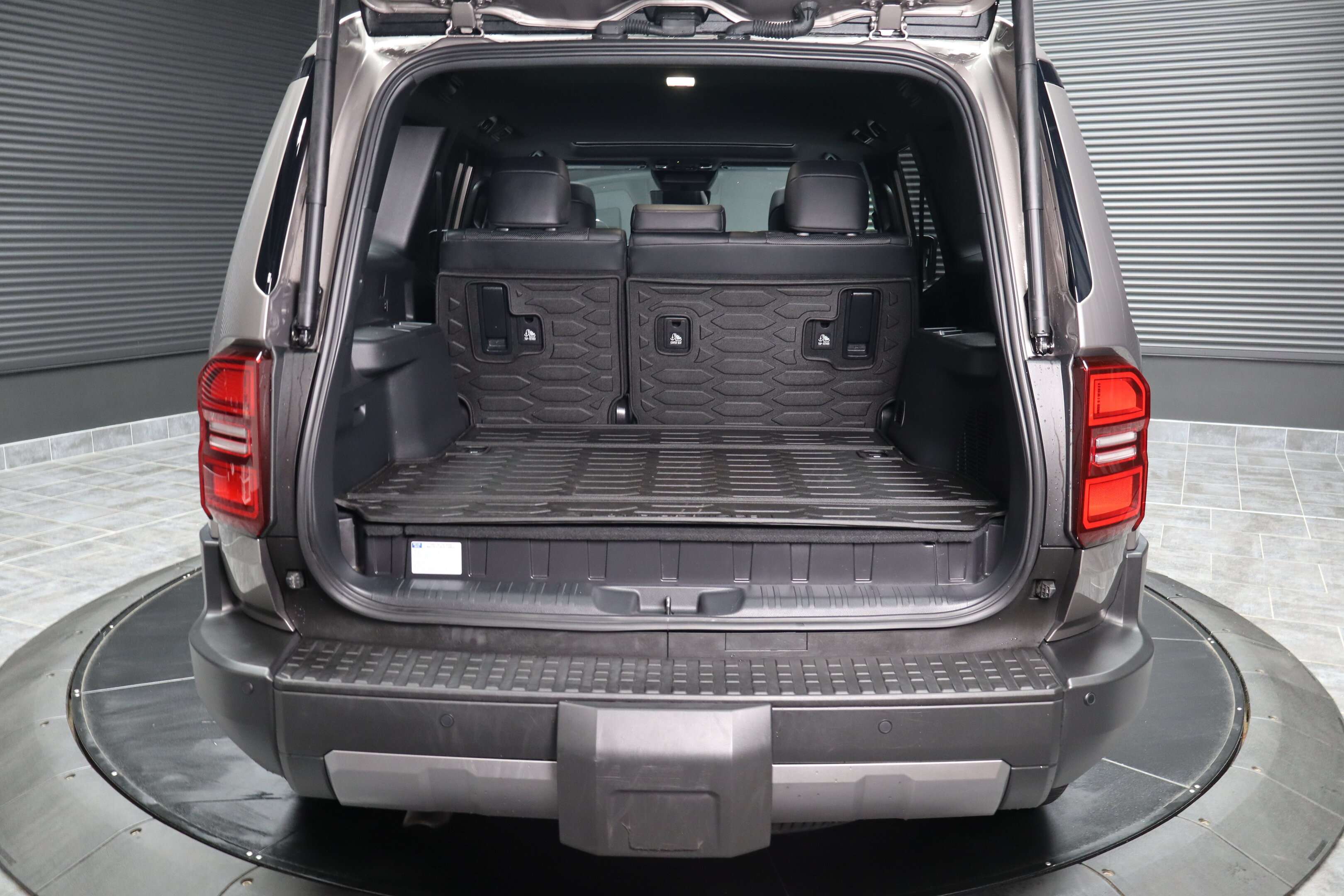 2025 Toyota Land Cruiser — photo 5