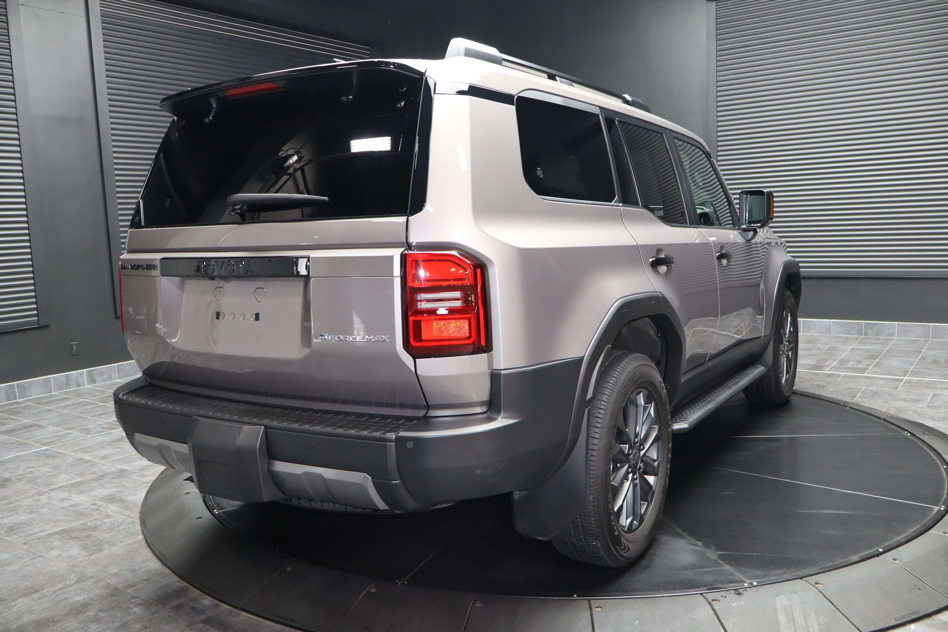 2025 Toyota Land Cruiser — photo 3