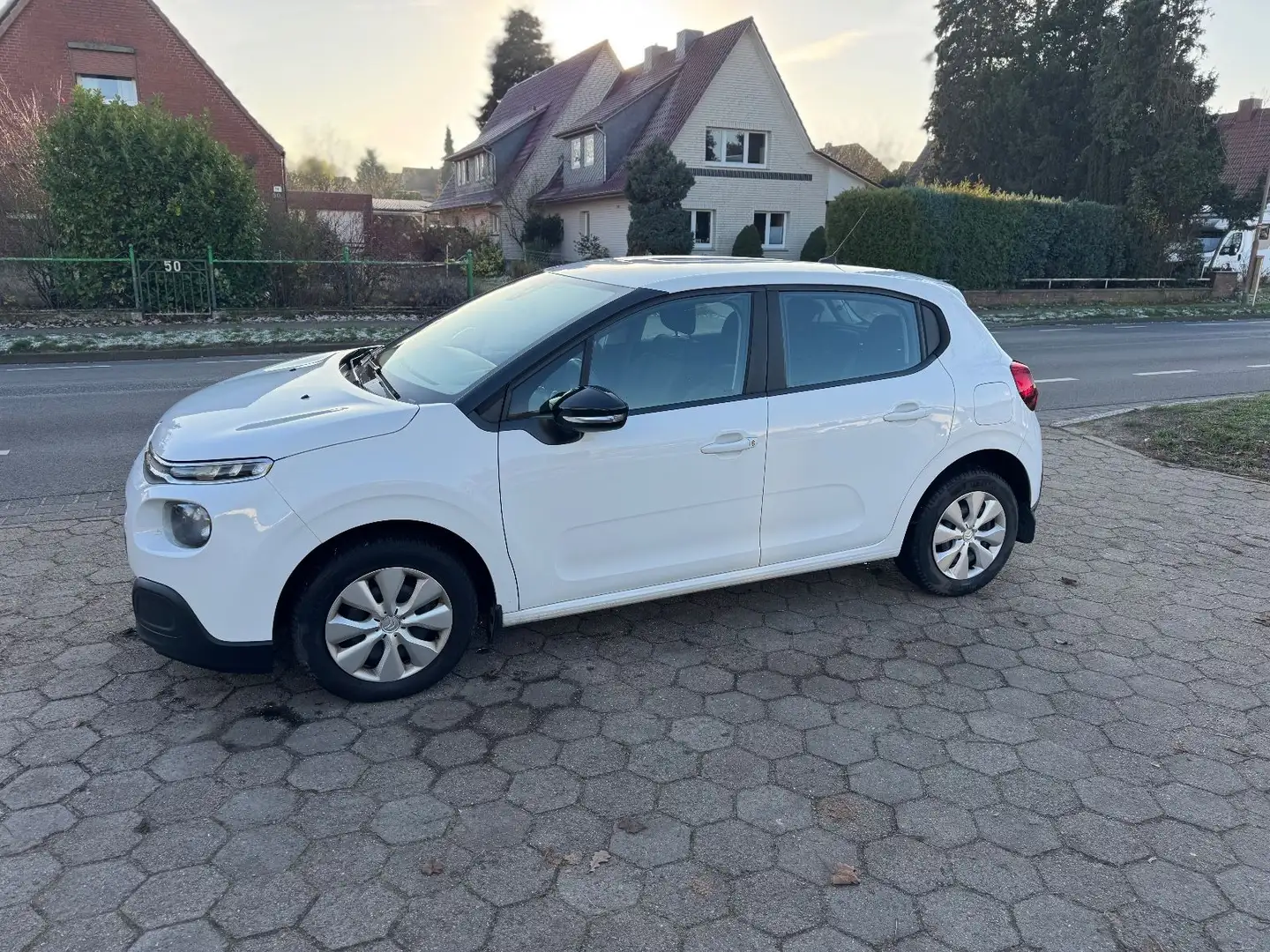 Citroen C3 Feel 1.5 HDi Euro6*LED+Spur+SHZ+Apps Weiß - 1