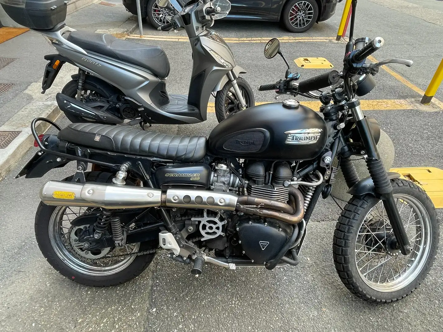 Triumph Scrambler 900 Nero - 1