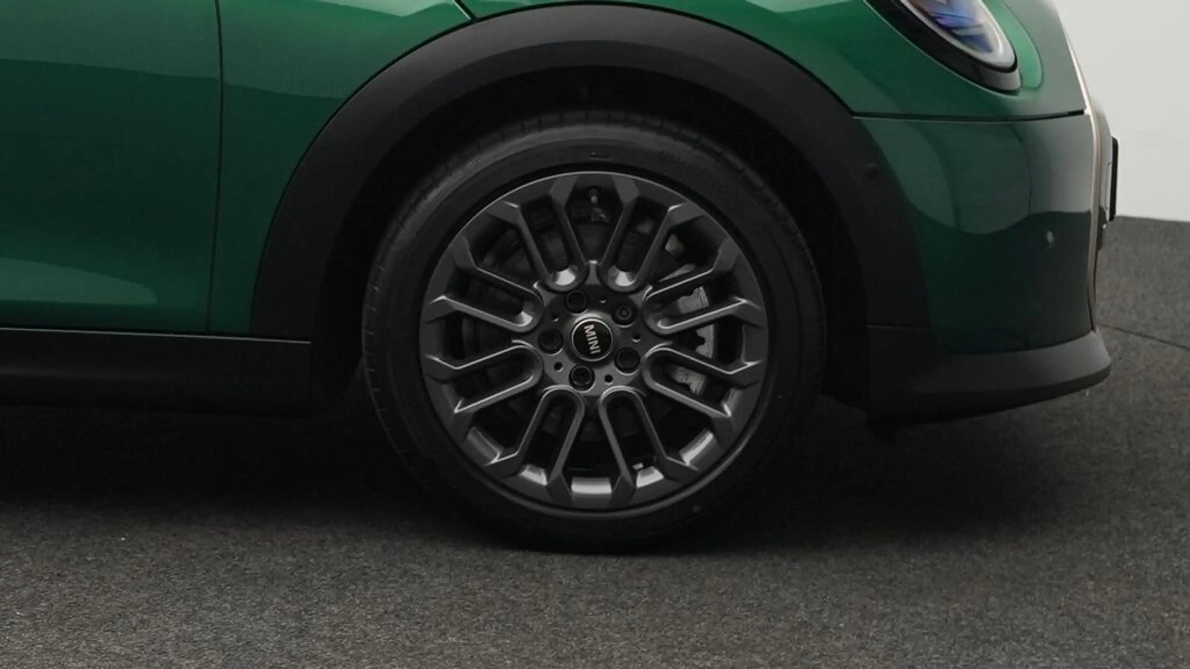 MINI Cooper C Favoured Trim — photo 10