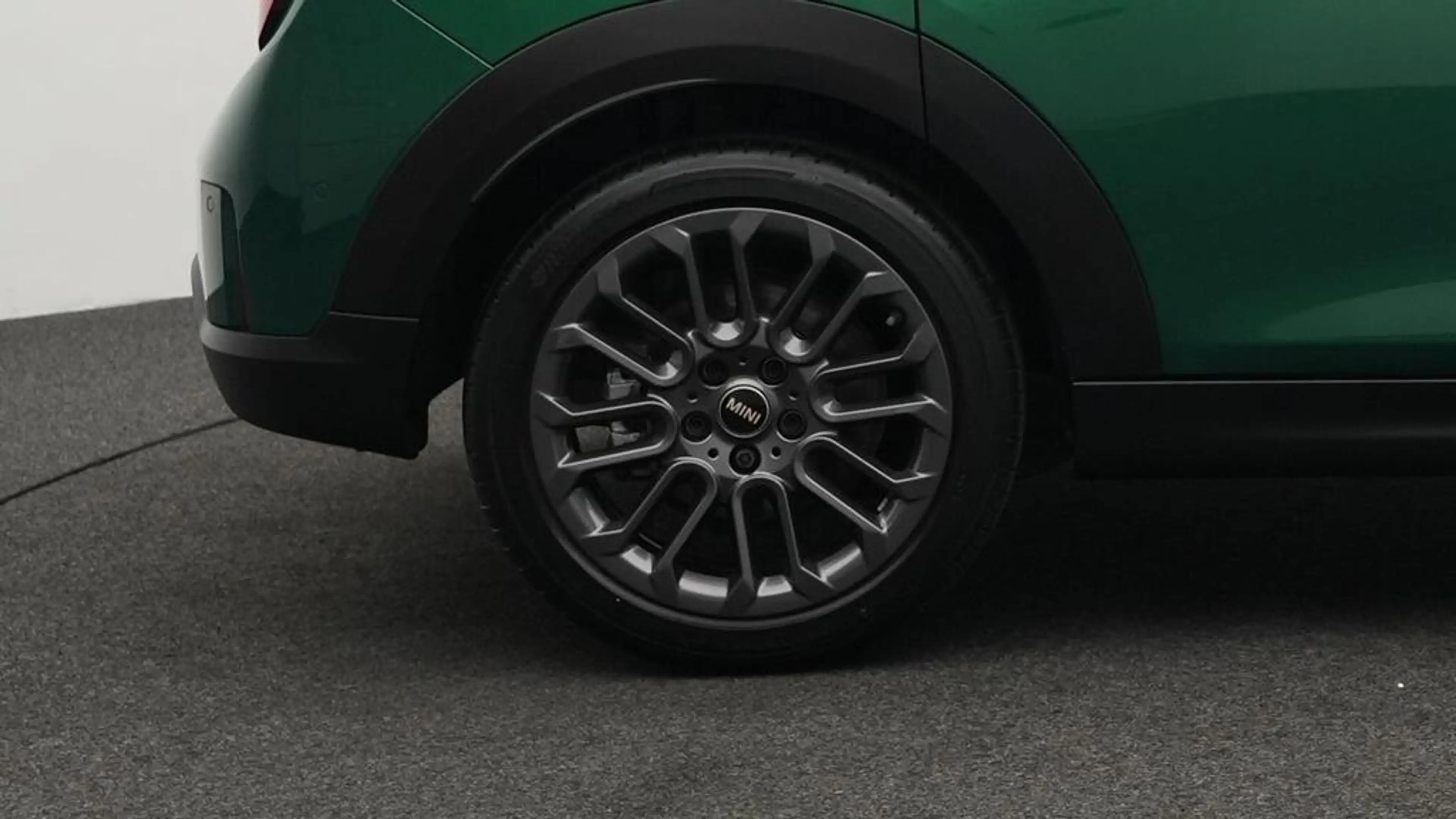 MINI Cooper C Favoured Trim — photo 11
