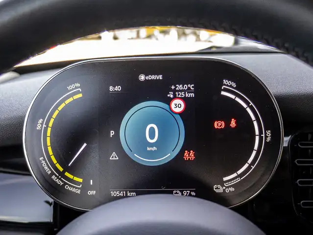 BMW 1 Series view 10