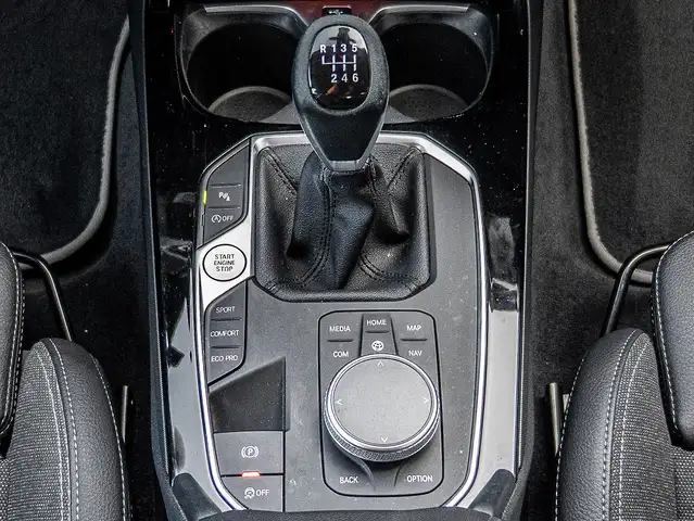 BMW 1 Series view 8