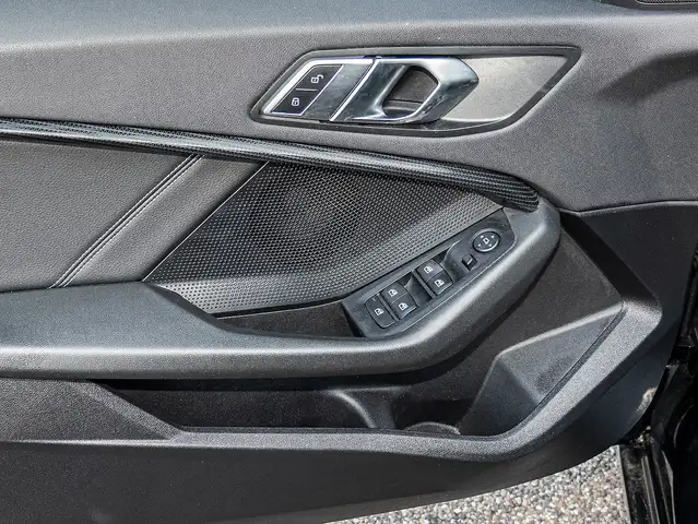 BMW 1 Series view 15