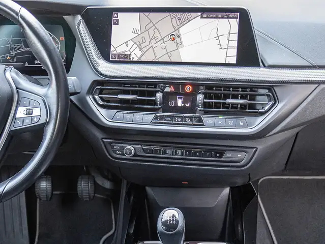 BMW 1 Series view 7