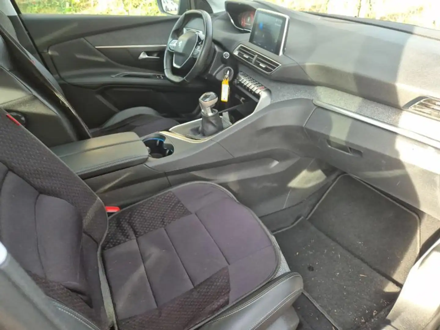 Peugeot 3008 II Allure Zwart - 2