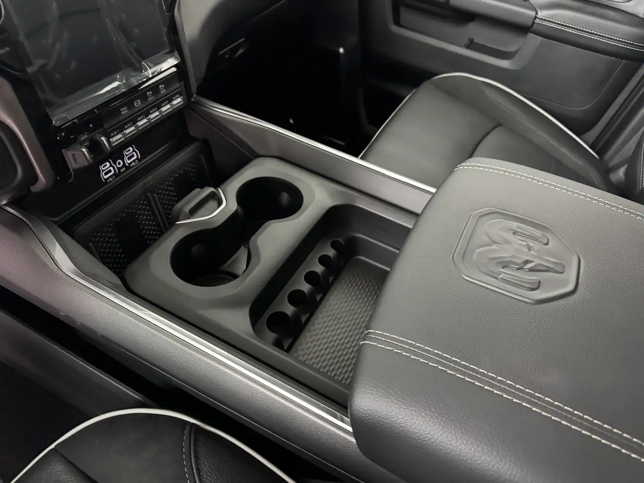 RAM 3500 снимка RAM 3500