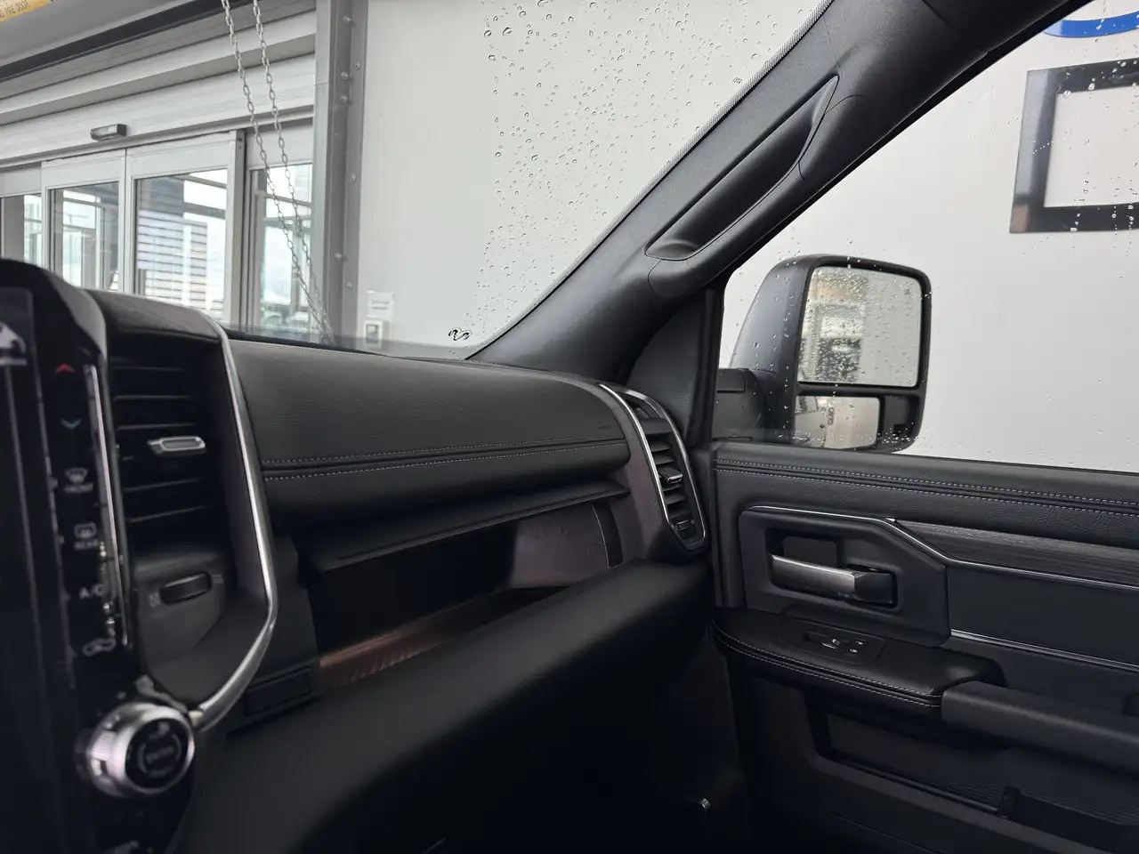 RAM 3500 снимка RAM 3500