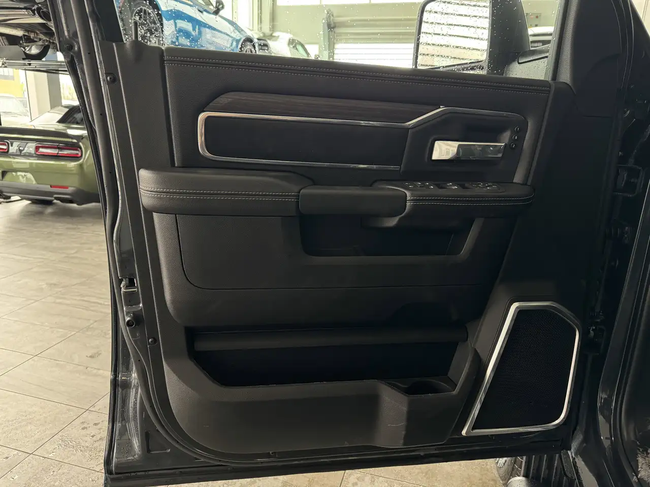 RAM 3500 снимка RAM 3500