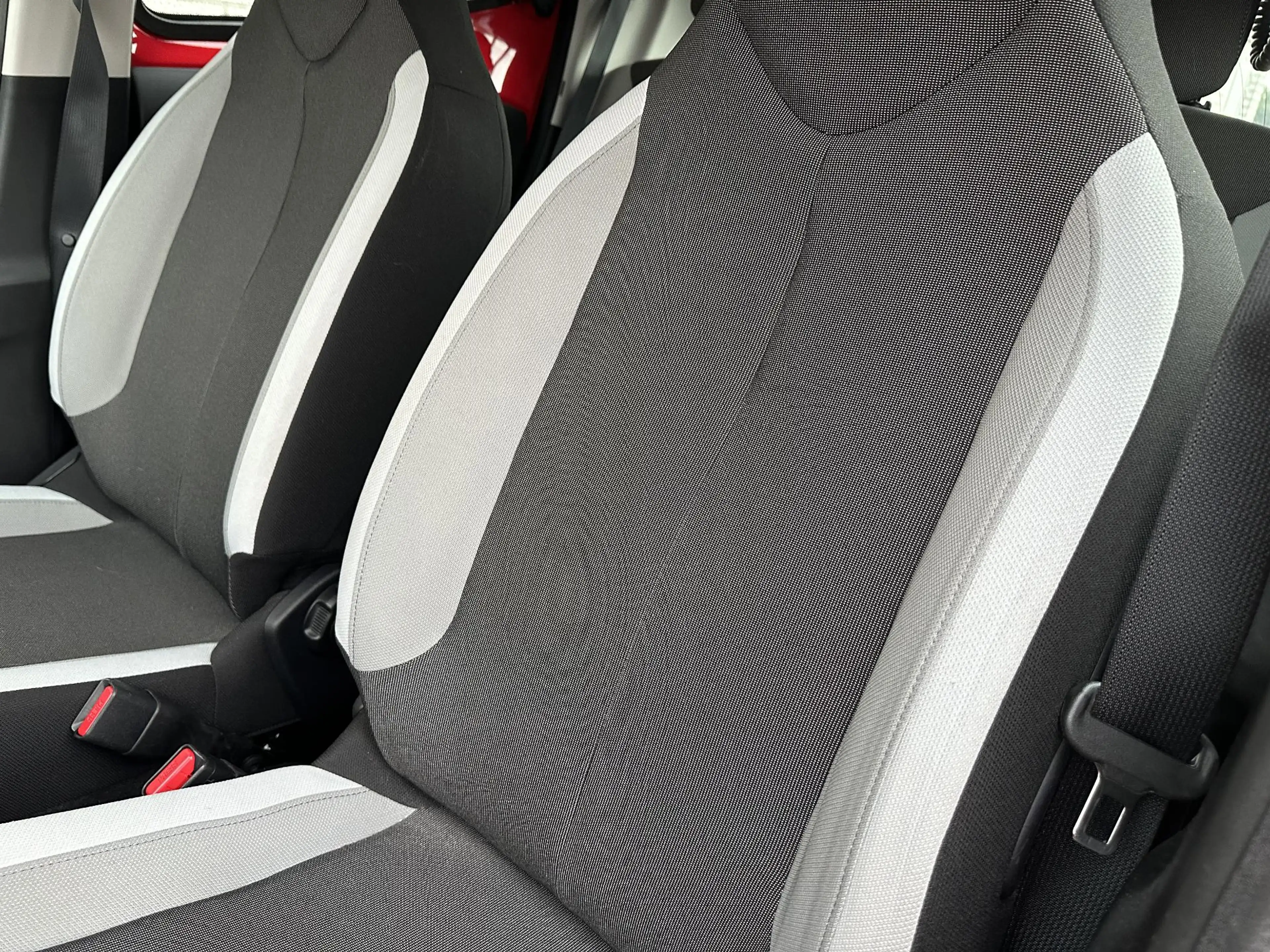 Toyota Aygo 1.0 VVT-i x-play | All-Season banden | Dealer Onde — photo 29