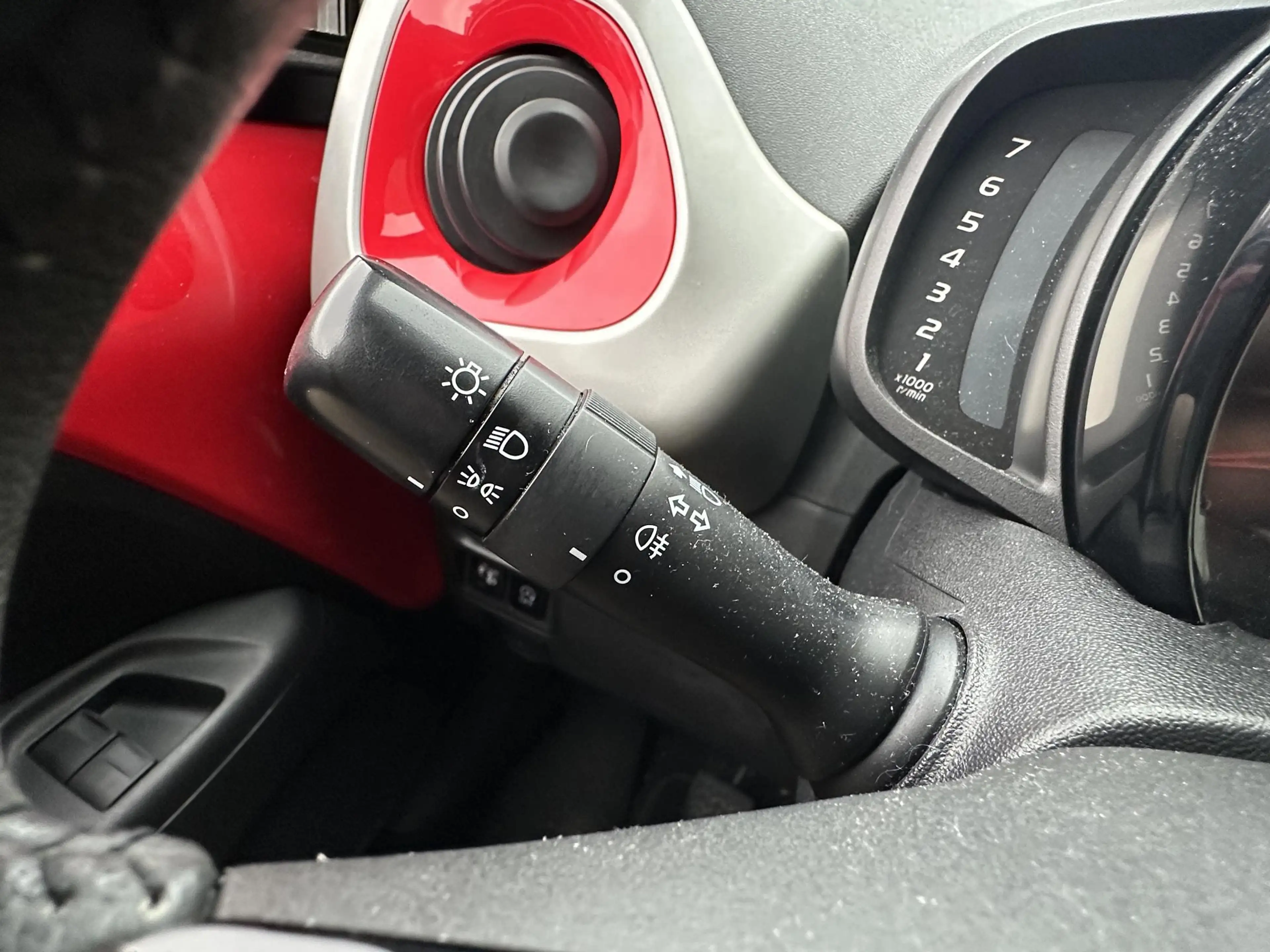 Toyota Aygo 1.0 VVT-i x-play | All-Season banden | Dealer Onde — photo 22