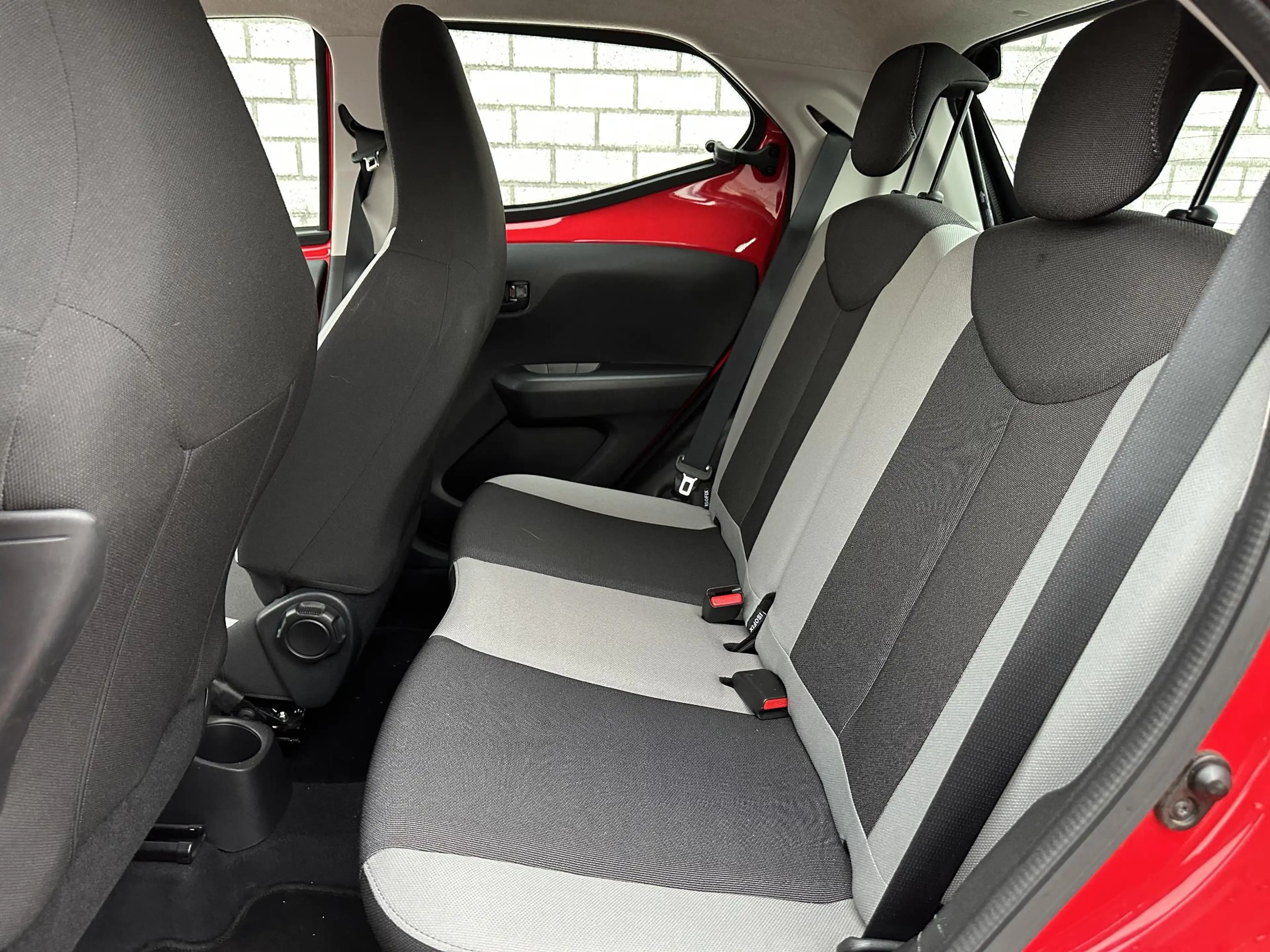 Toyota Aygo 1.0 VVT-i x-play | All-Season banden | Dealer Onde — photo 8