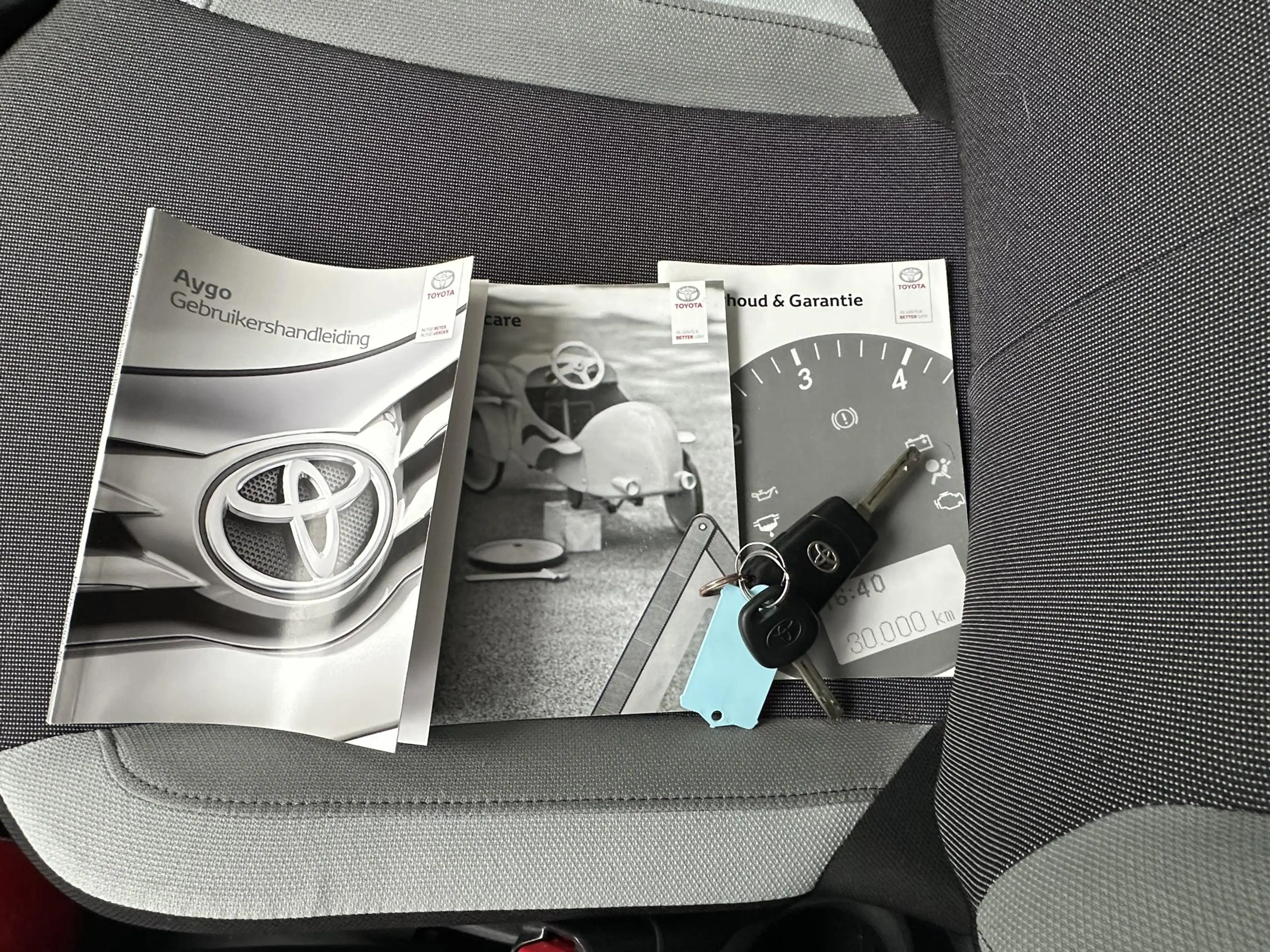 Toyota Aygo 1.0 VVT-i x-play | All-Season banden | Dealer Onde — photo 13