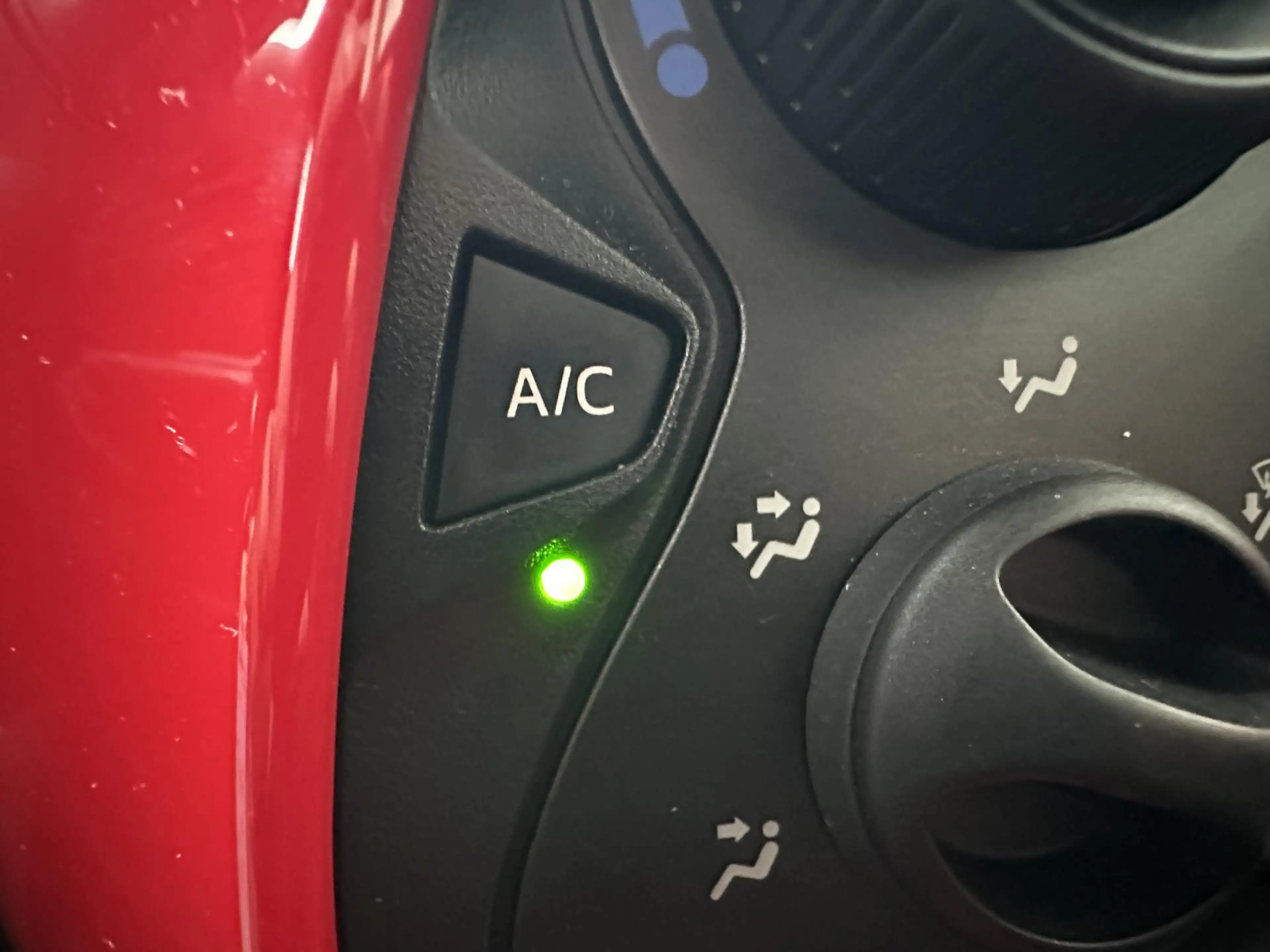 Toyota Aygo 1.0 VVT-i x-play | All-Season banden | Dealer Onde — photo 31