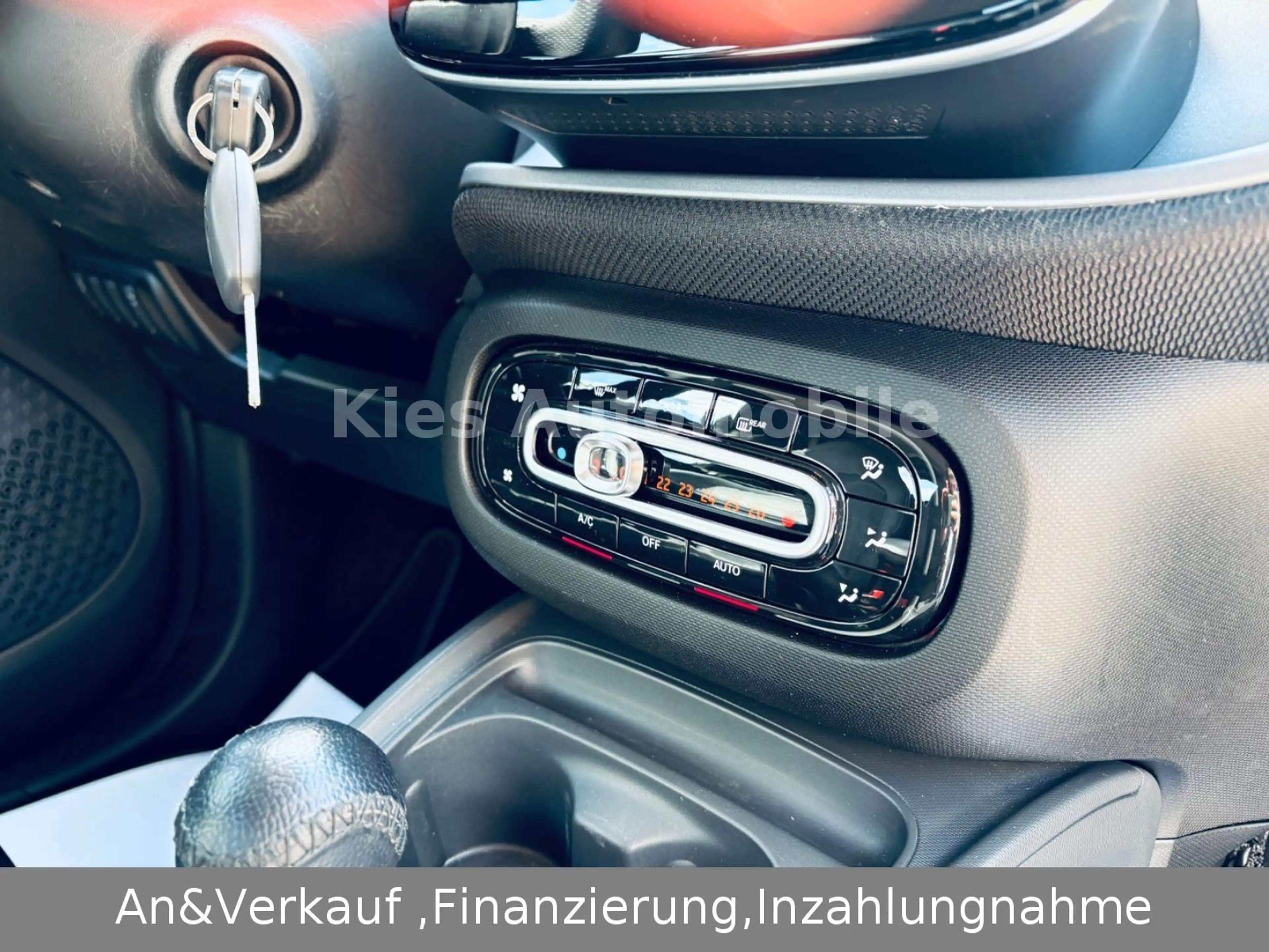 smart forTwo Cabrio Prime Sport AUTOM/LEDER/JBL/KAMERA — photo 15