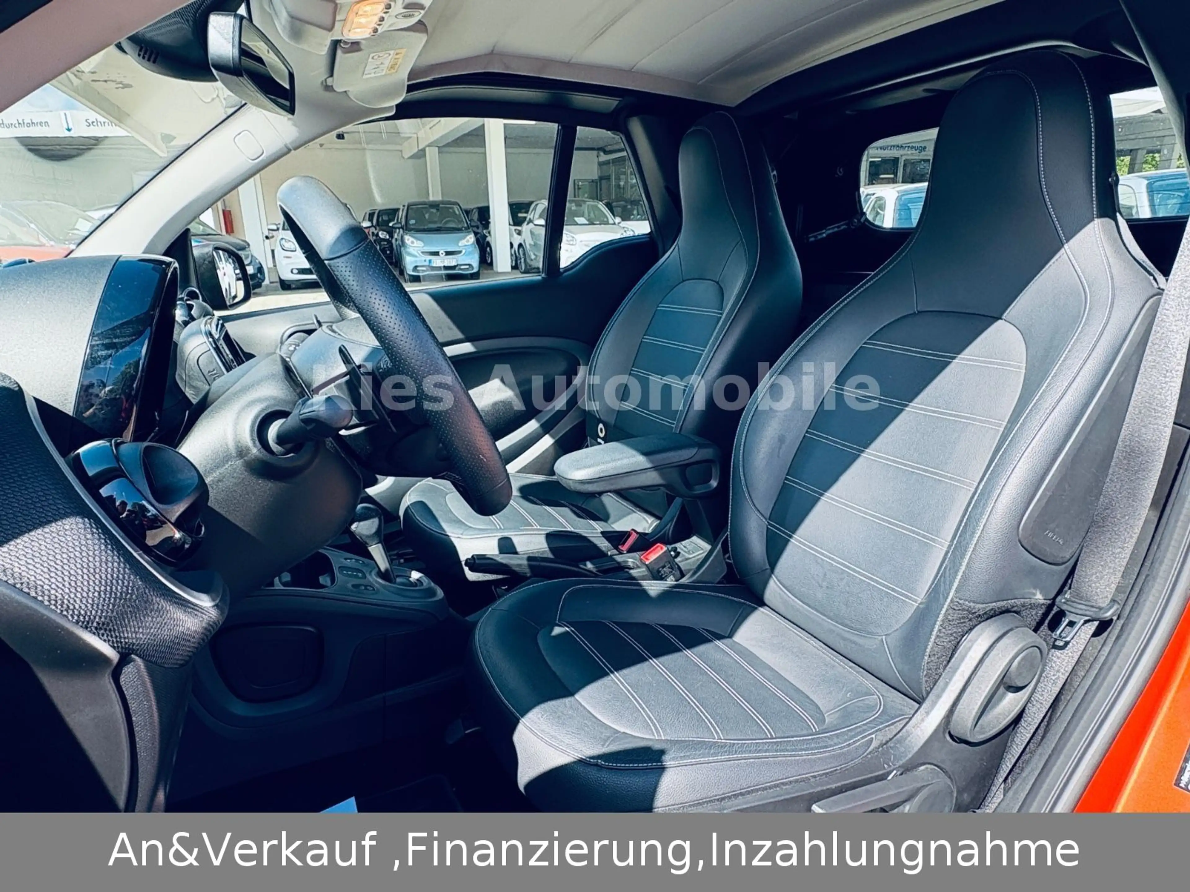 smart forTwo Cabrio Prime Sport AUTOM/LEDER/JBL/KAMERA — photo 13