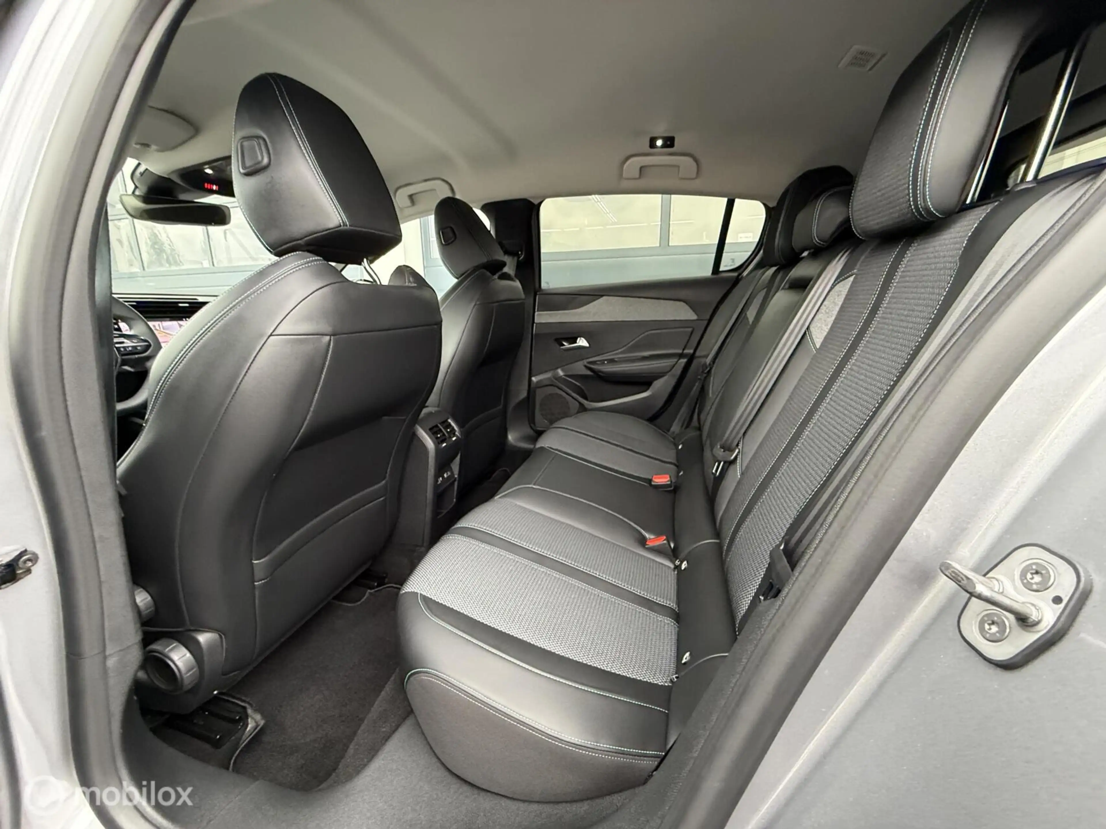 Peugeot 308 1.2 PureTech Allure Pack 360-Camera CarPlay Sfeerv — photo 38