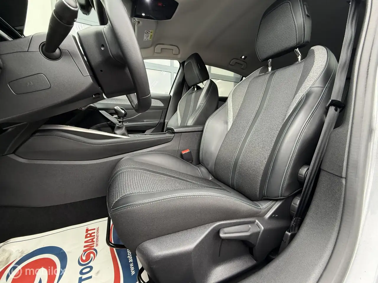 Peugeot 308 1.2 PureTech Allure Pack 360-Camera CarPlay Sfeerv, миниатюра 4