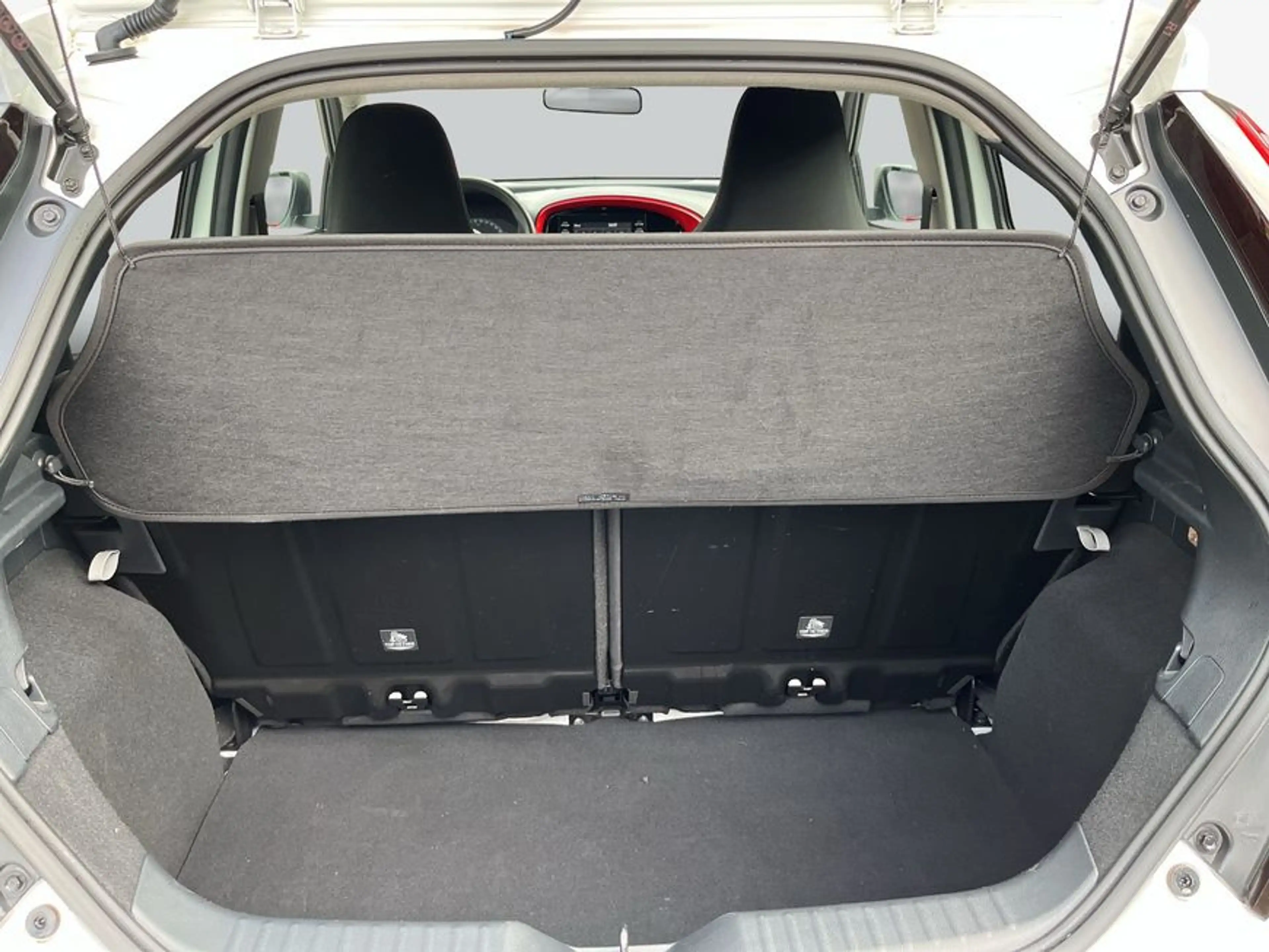 Toyota Aygo X X *Klima*Allwetter*Spurhalte* — photo 8