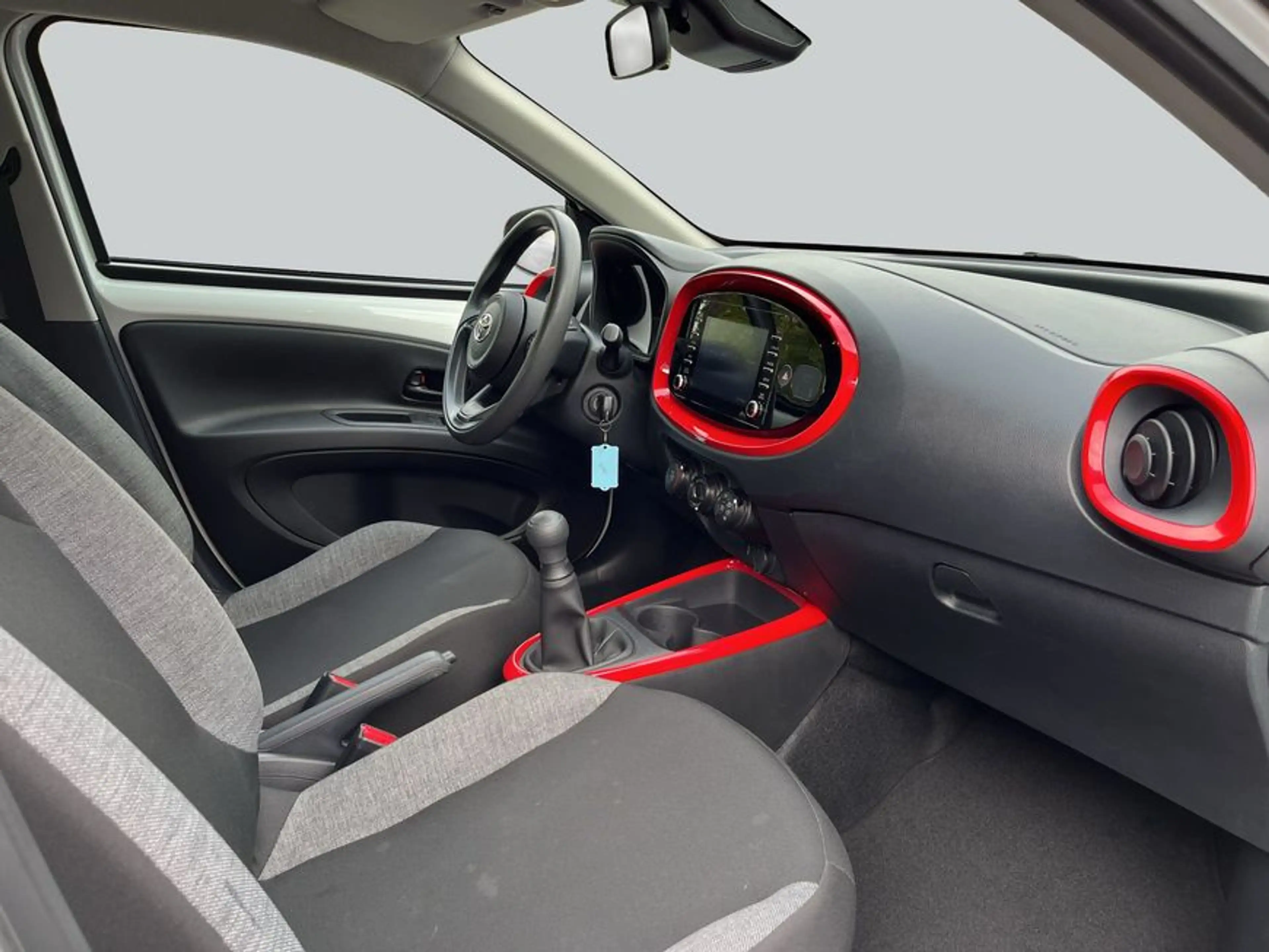 Toyota Aygo X X *Klima*Allwetter*Spurhalte* — photo 15