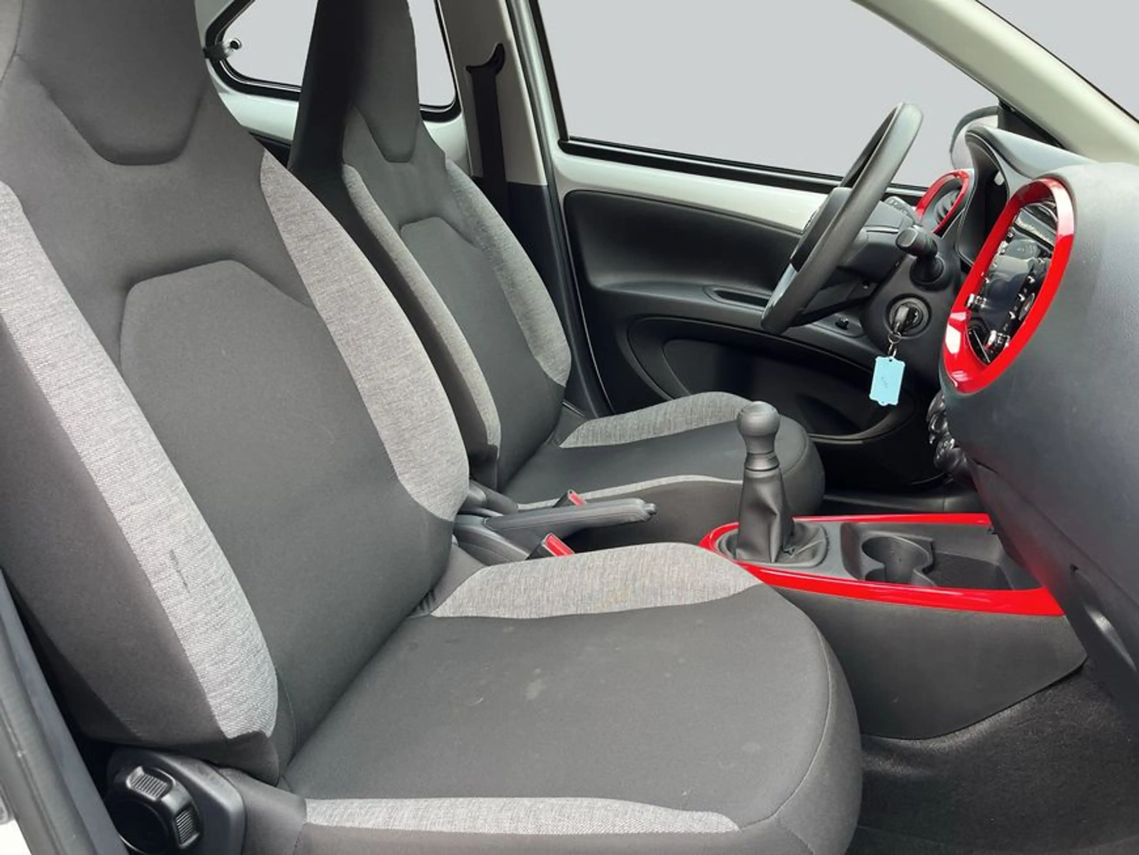Toyota Aygo X X *Klima*Allwetter*Spurhalte* — photo 12