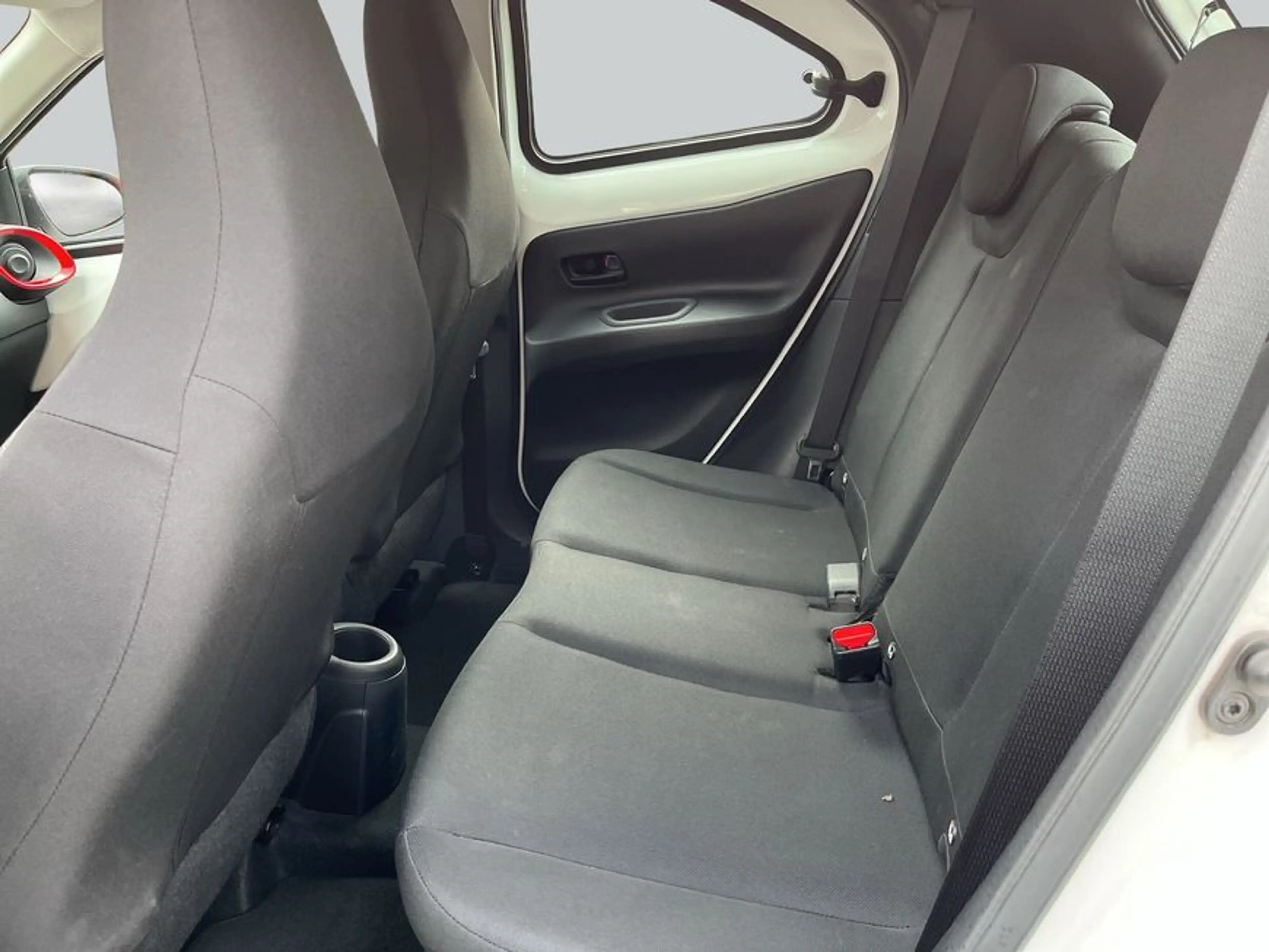 Toyota Aygo X X *Klima*Allwetter*Spurhalte* — photo 11