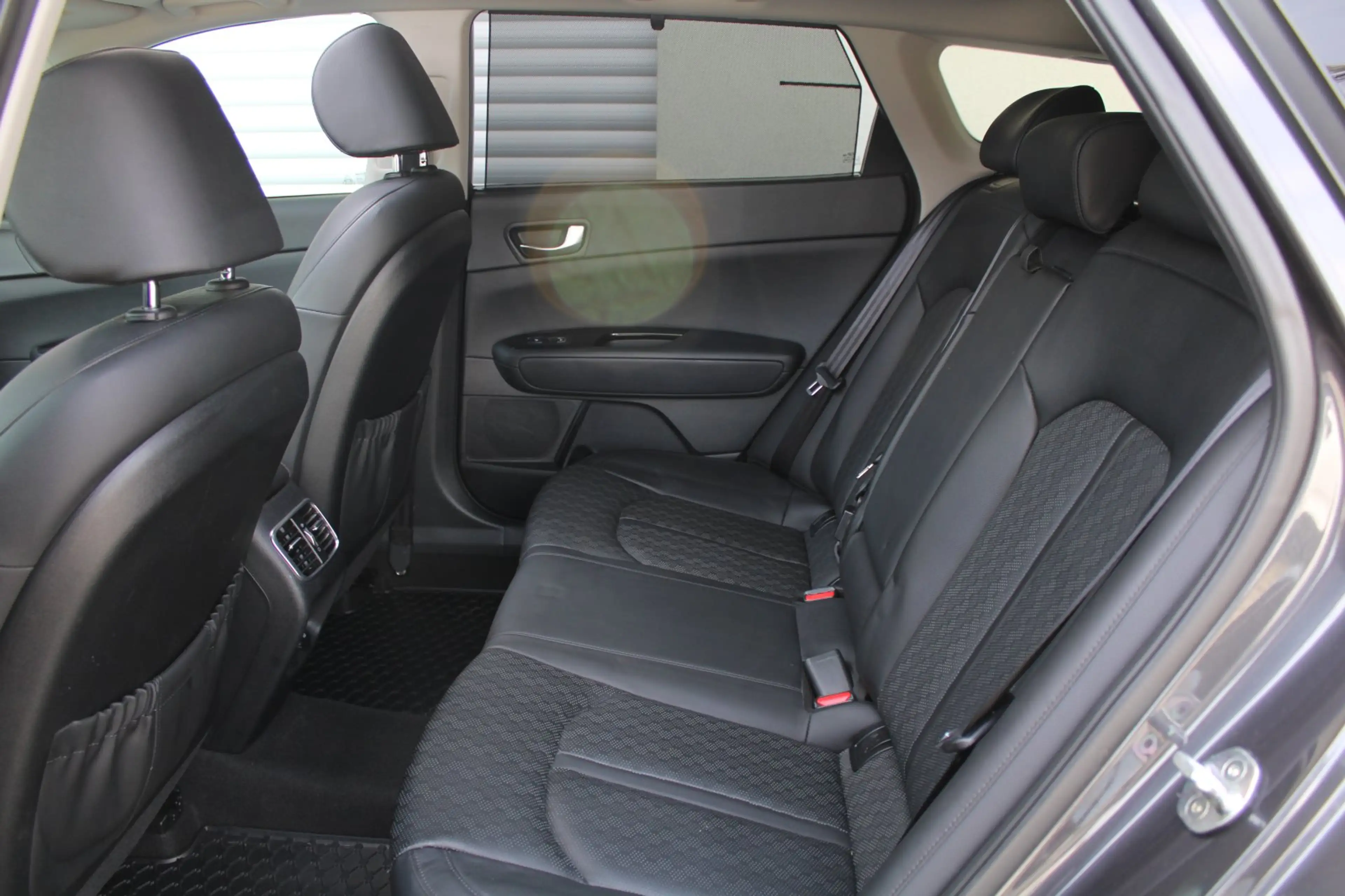 Kia Optima Sportswagon 2.0 GDI Plug-In Hybrid Spirit Navigati — photo 14