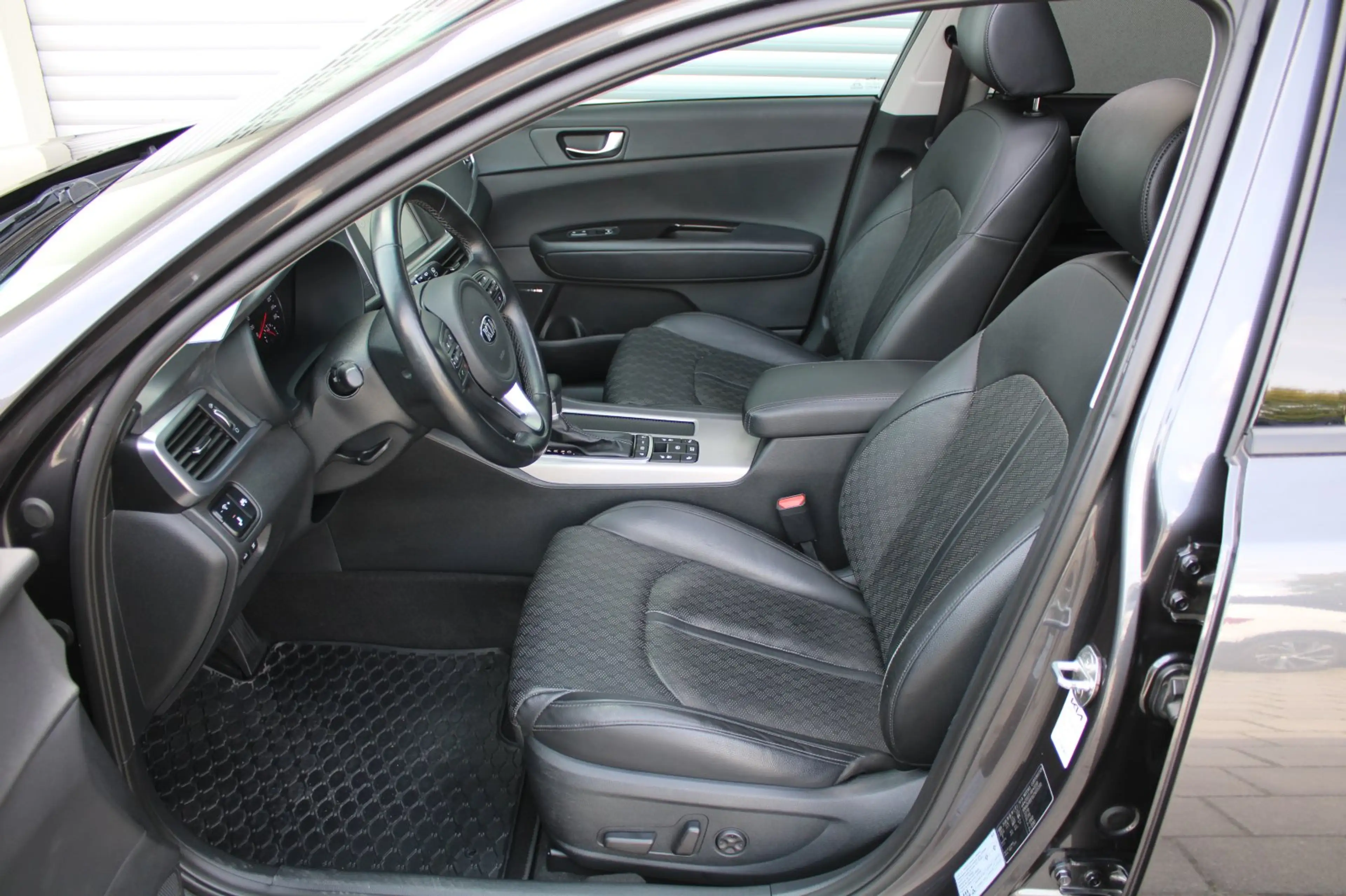 Kia Optima Sportswagon 2.0 GDI Plug-In Hybrid Spirit Navigati — photo 5