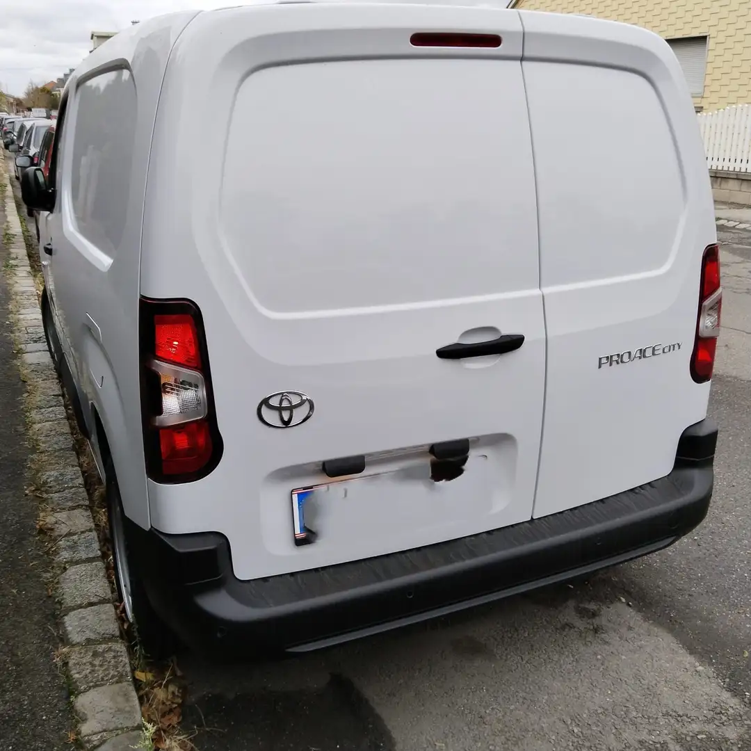 Toyota Proace City 1.5 D-102 PS Prowork L1 Weiß - 2