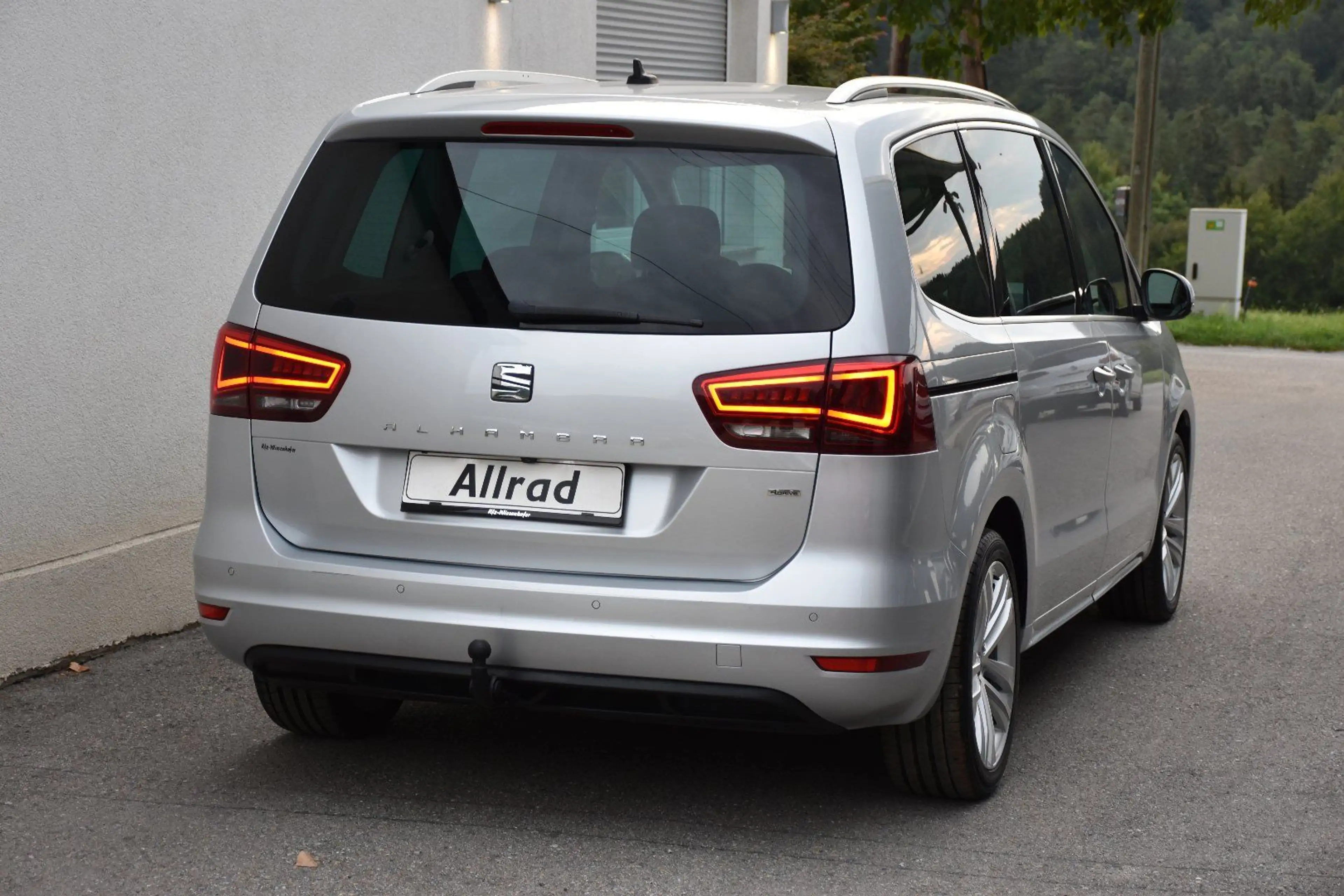 SEAT Alhambra 2.0 TDI 4Drive / Anhängerkupplung / Service+Brems — photo 4