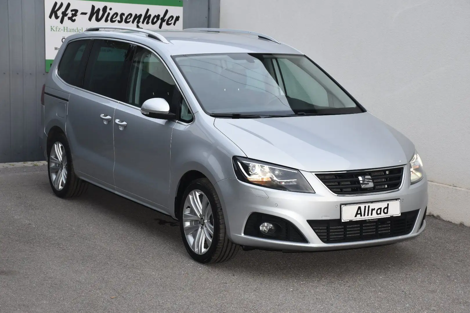 SEAT Alhambra 2.0 TDI 4Drive / Anhängerkupplung / Service+Brems Silber - 1