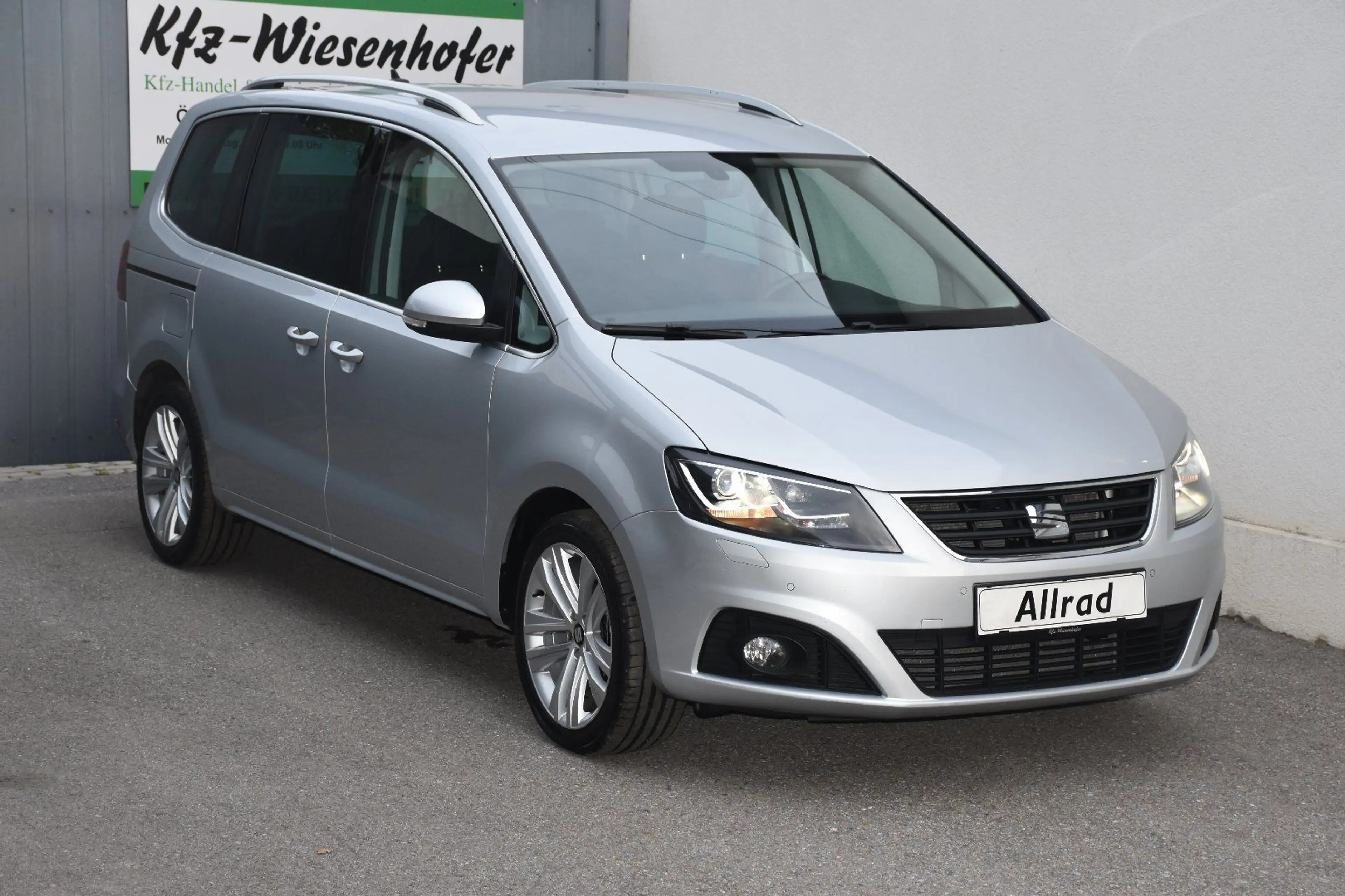 SEAT Alhambra 2.0 TDI 4Drive / Anhängerkupplung / Service+Brems