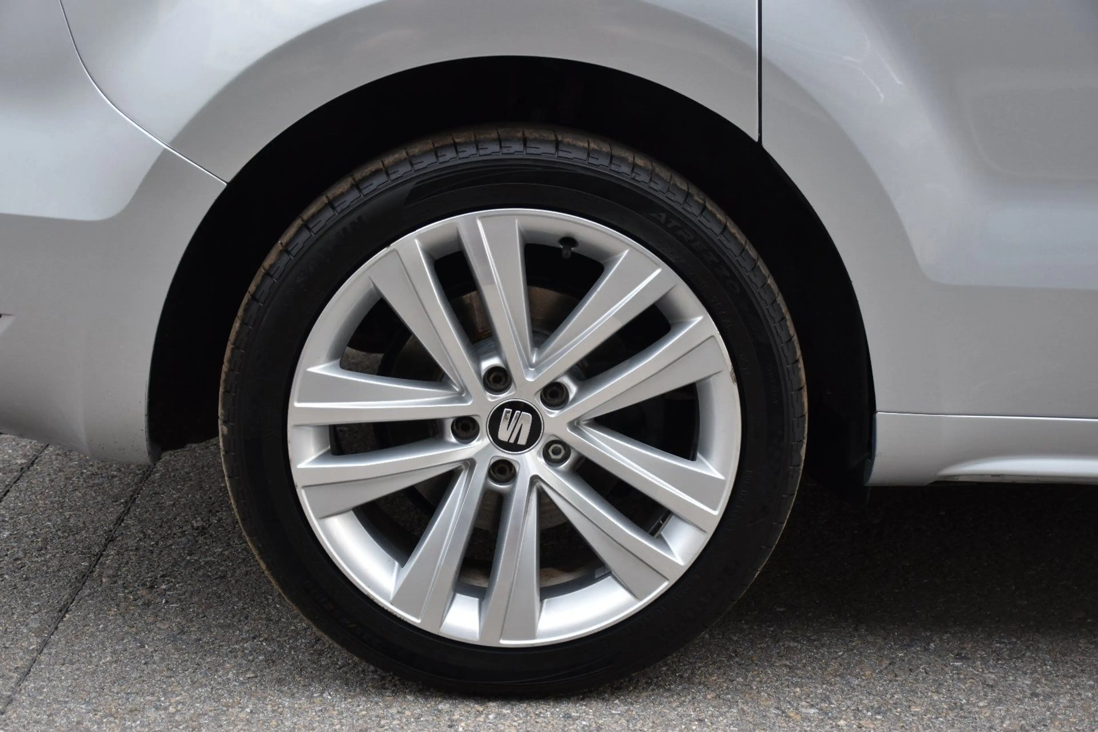 SEAT Alhambra 2.0 TDI 4Drive / Anhängerkupplung / Service+Brems — photo 9