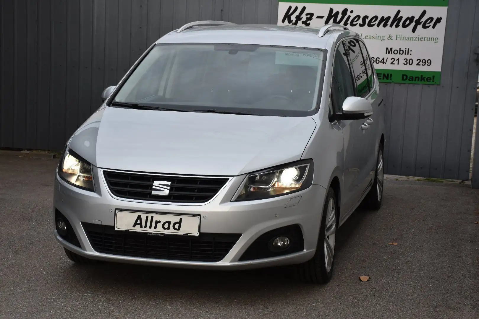SEAT Alhambra 2.0 TDI 4Drive / Anhängerkupplung / Service+Brems Silber - 2