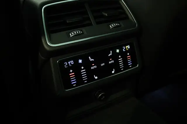 Audi RS6 view 10