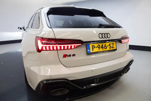 Audi RS6 view 4