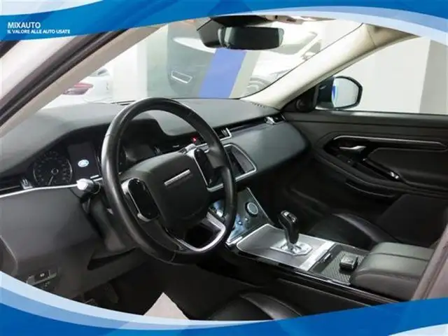 Land Rover Range Rover Evoque view 3