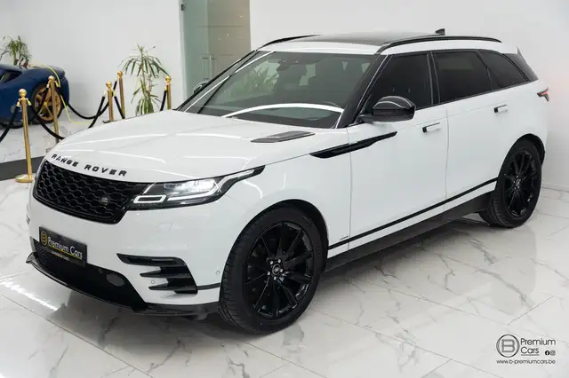 Land Rover Range Rover Velar view 3