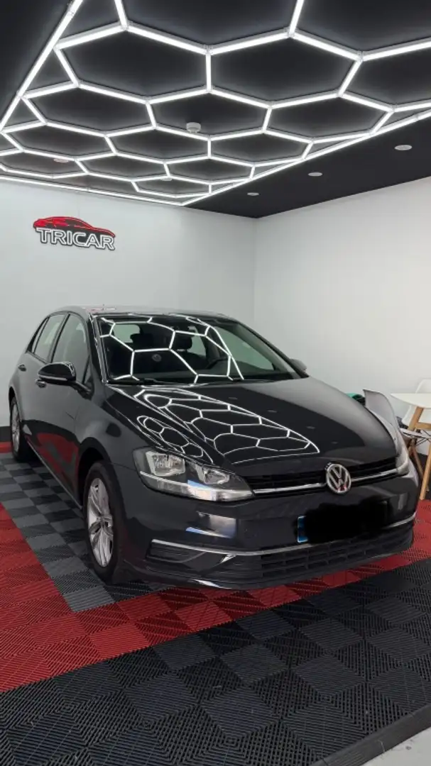 Volkswagen Golf 1.0 TSI Advance 81kW Gris - 1