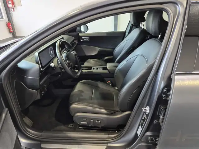Hyundai Ioniq 6 view 8