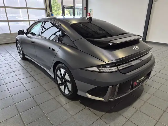 Hyundai Ioniq 6 view 4