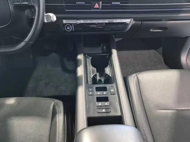 Hyundai Ioniq 6 view 12