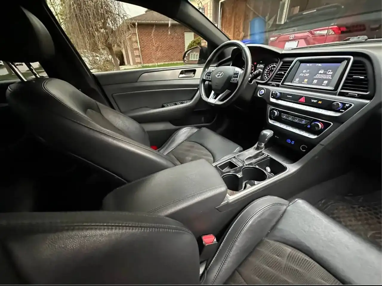 Hyundai SONATA снимка Hyundai SONATA