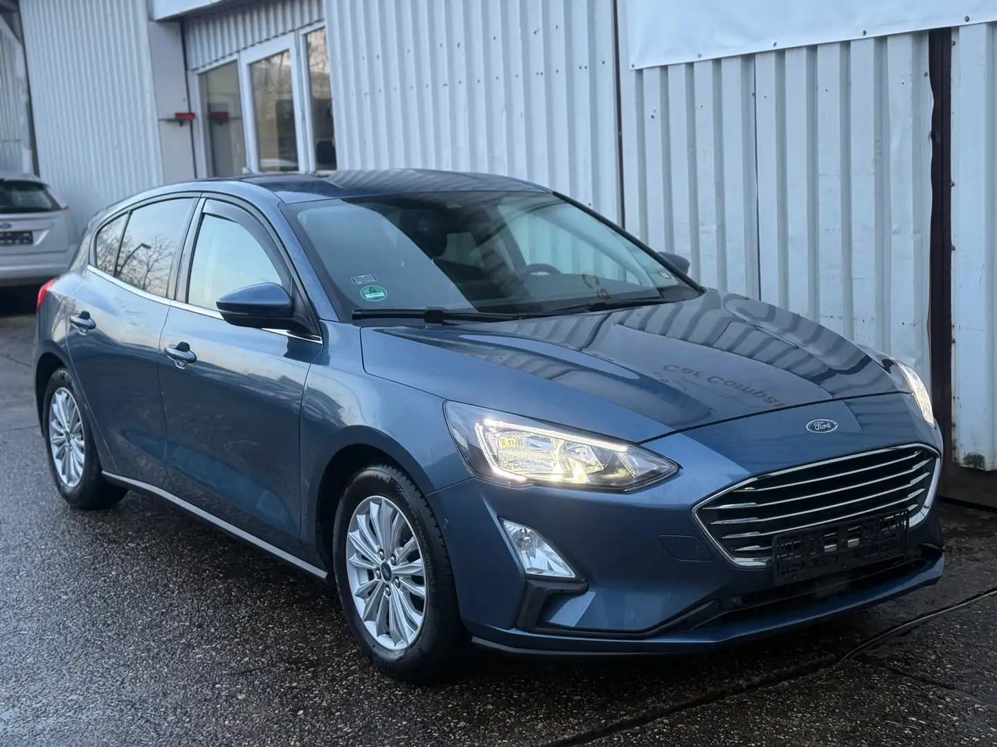 Ford Focus Titanium *1.Hand*Top Ausstattung*Kamera*AHK Blau - 2