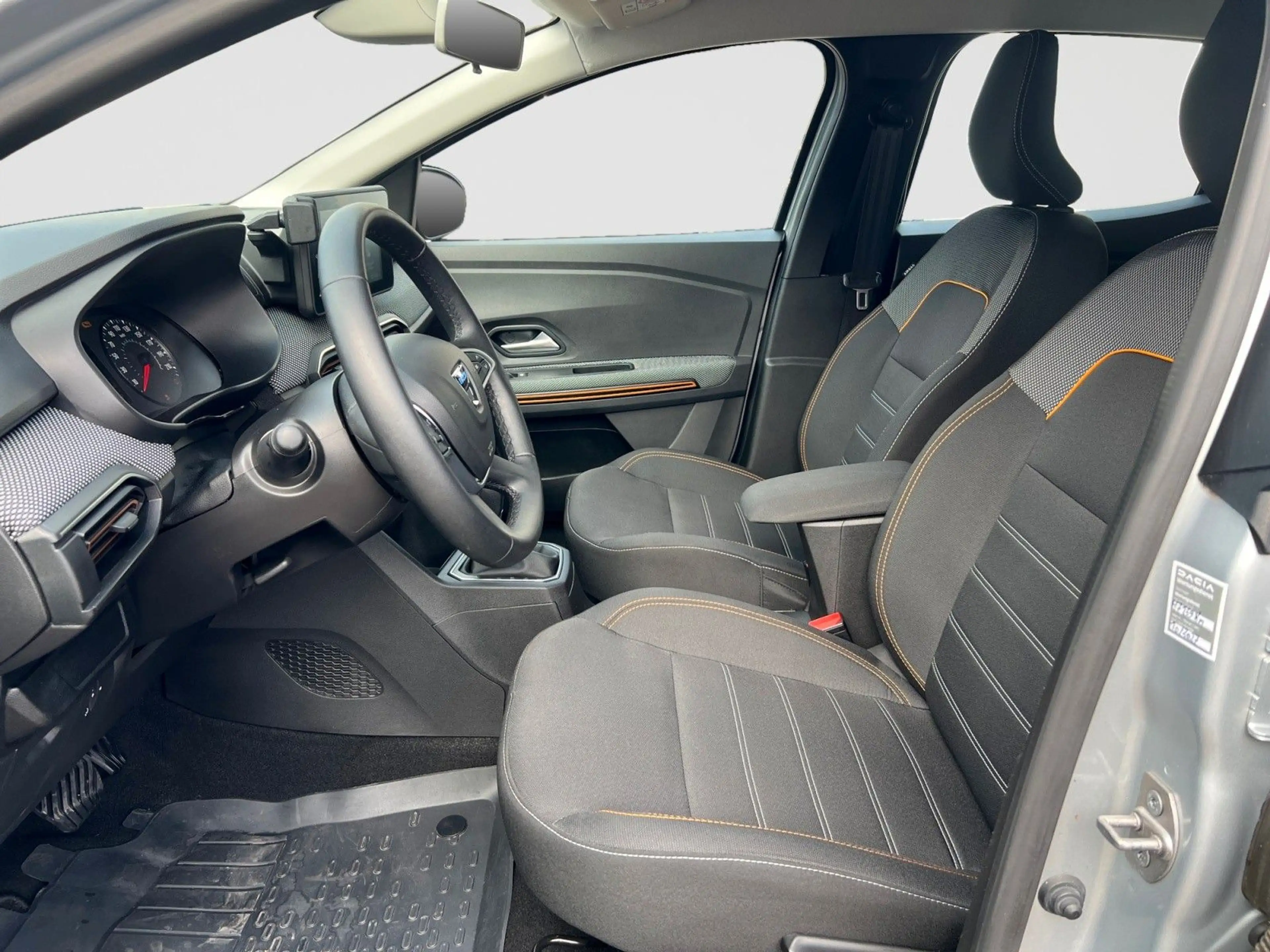 Dacia Sandero III 1.0 TCe 90 Stepway Comfort AHK SHZ — photo 9
