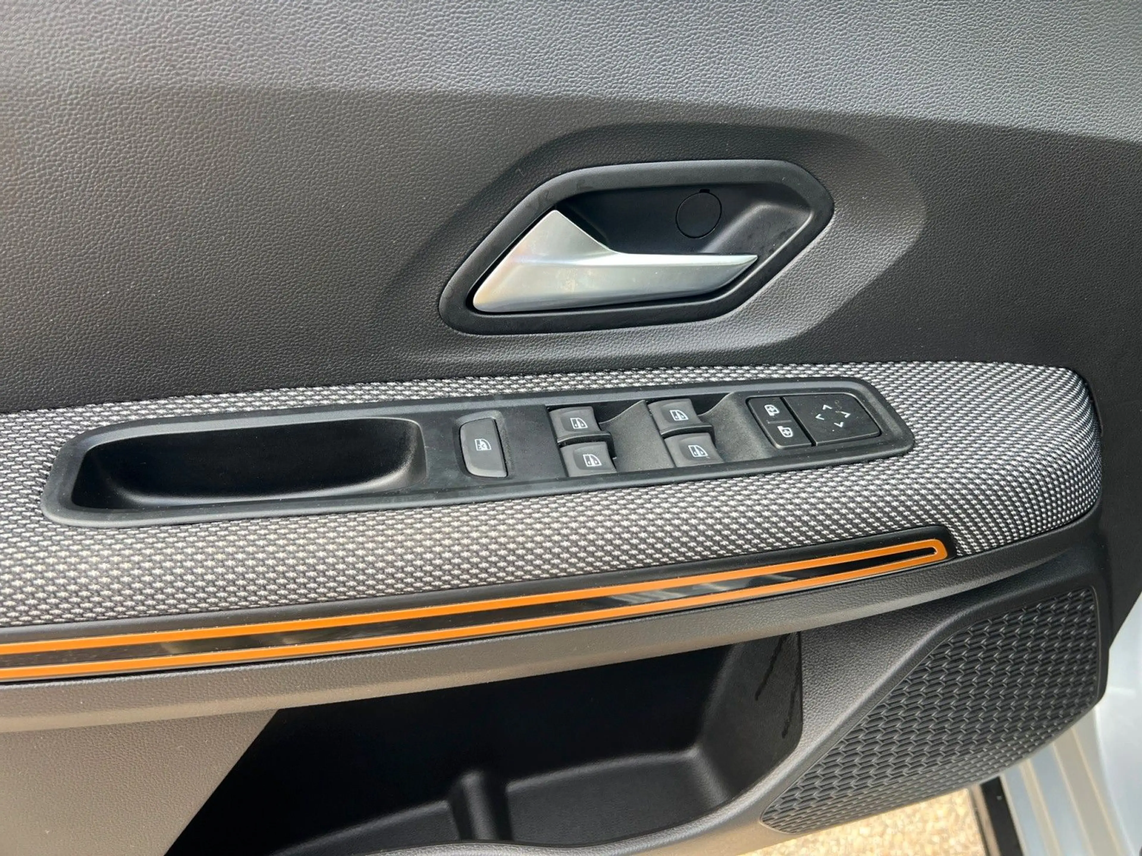 Dacia Sandero III 1.0 TCe 90 Stepway Comfort AHK SHZ — photo 10