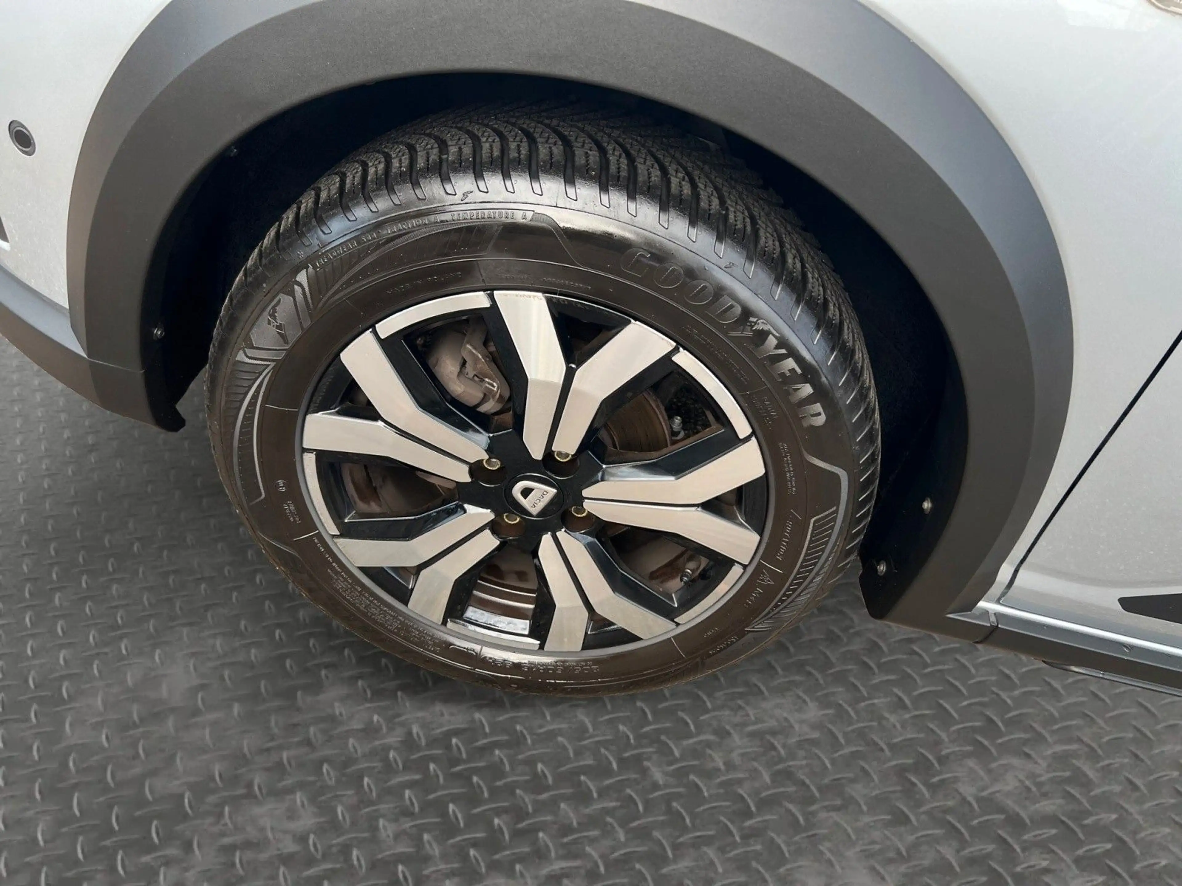 Dacia Sandero III 1.0 TCe 90 Stepway Comfort AHK SHZ — photo 8