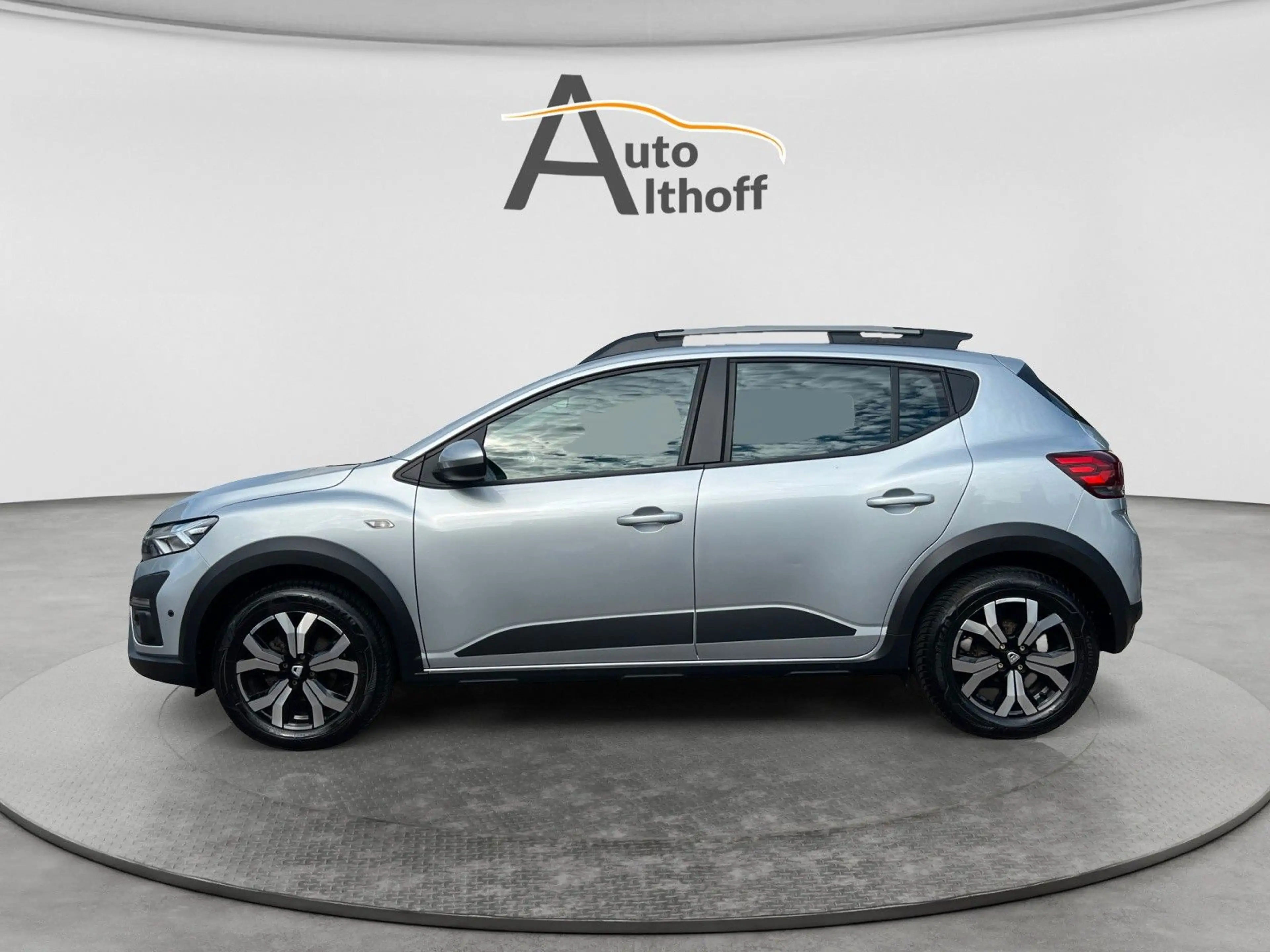 Dacia Sandero III 1.0 TCe 90 Stepway Comfort AHK SHZ — photo 4