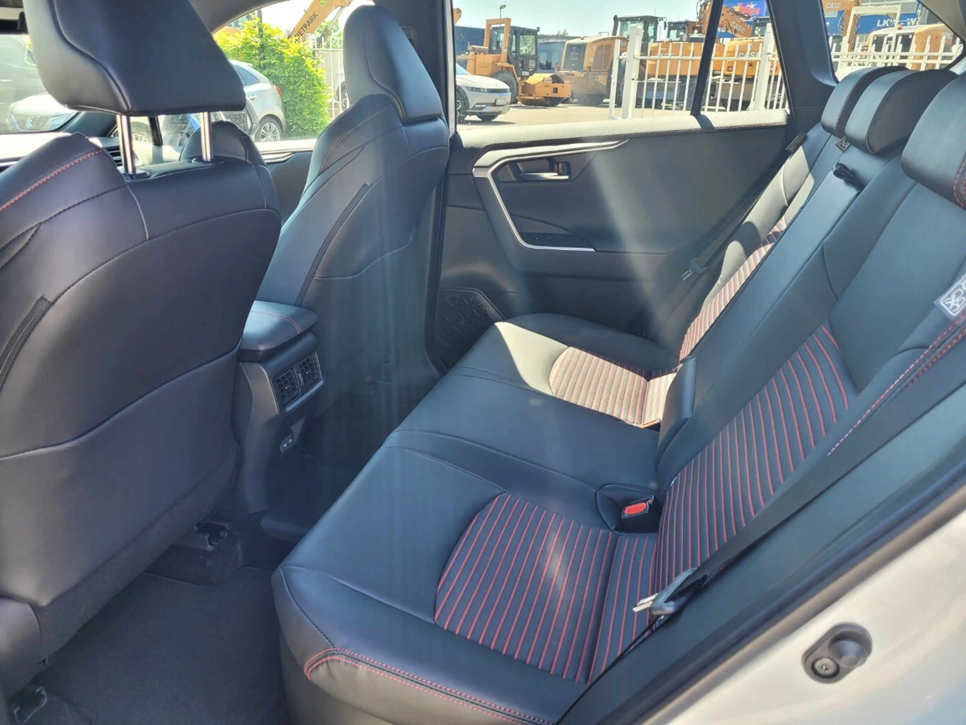 Suzuki Across PLUG-IN HYBRID Comfort+ (baugl. Toyota RAV4) — photo 15